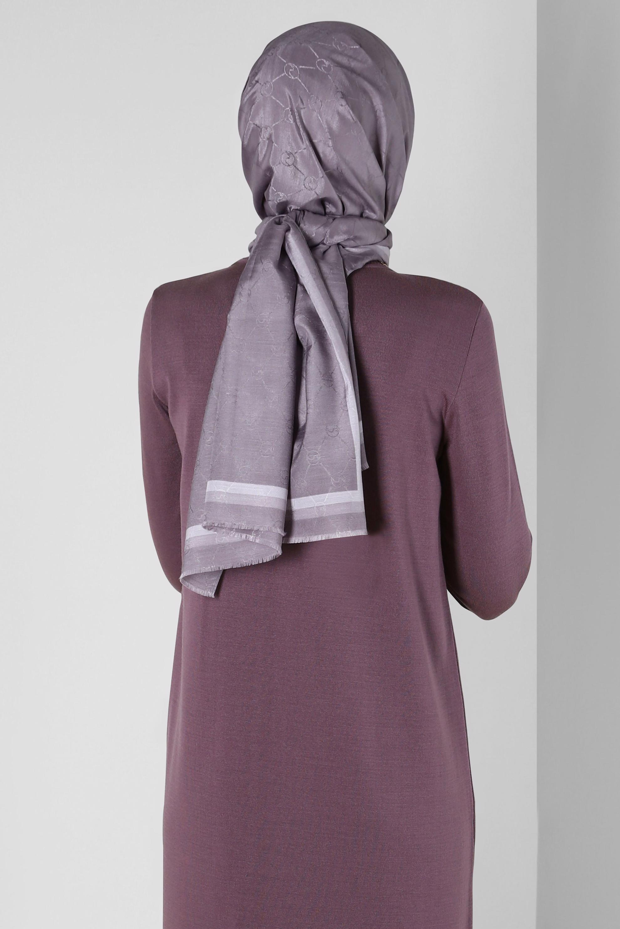 Tesettür giyim GRİ ALVİNA MONOGRAM ŞAL 8300