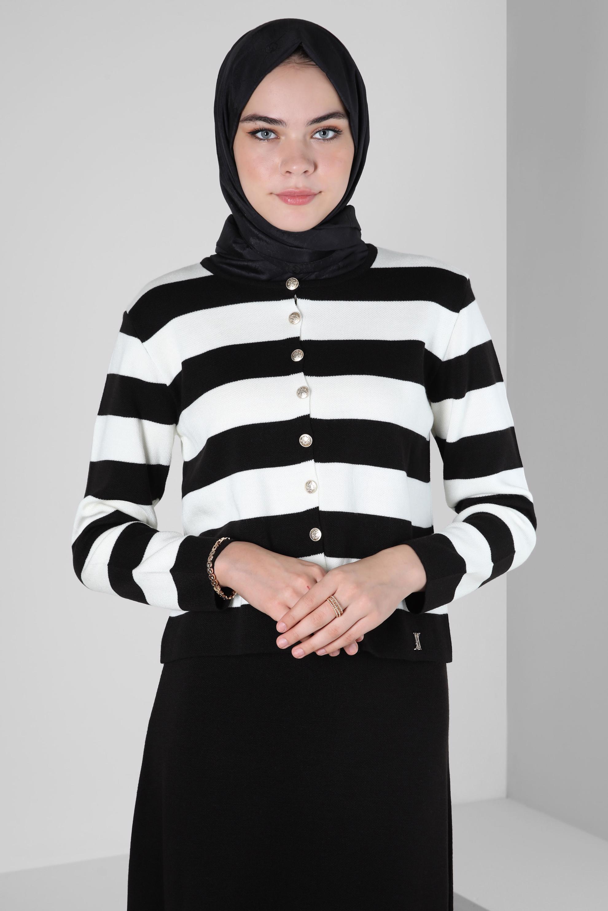 Tesettür giyim SİYAH ALVİNA MONOGRAM ŞAL 8300