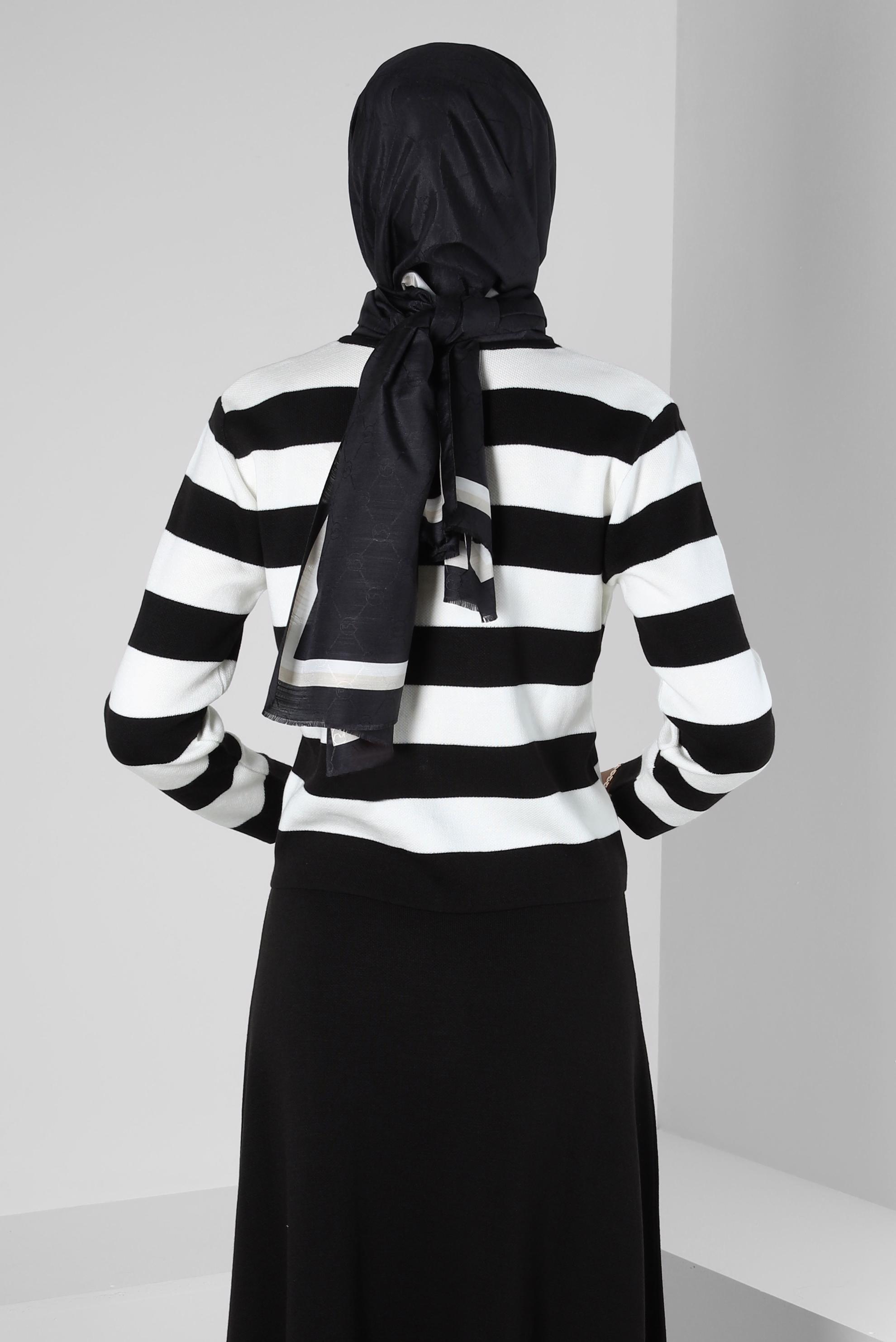 Tesettür giyim SİYAH ALVİNA MONOGRAM ŞAL 8300