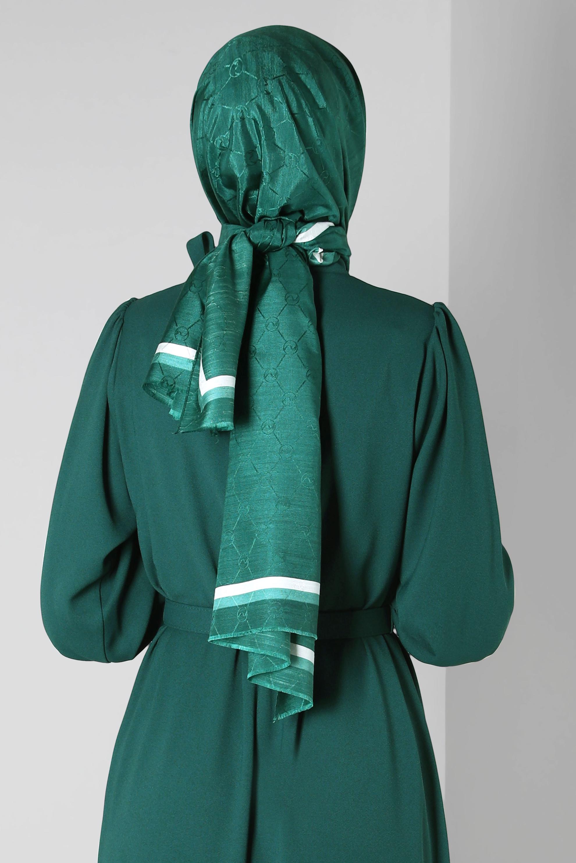 Tesettür giyim YEŞİL ALVİNA MONOGRAM ŞAL 8300