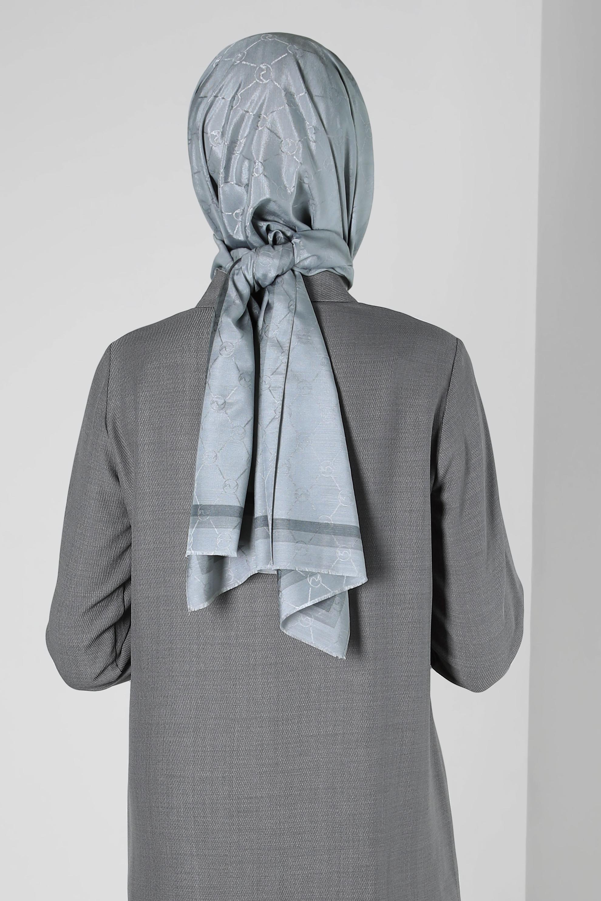 Tesettür giyim GÜMÜŞ ALVİNA MONOGRAM ŞAL 8300