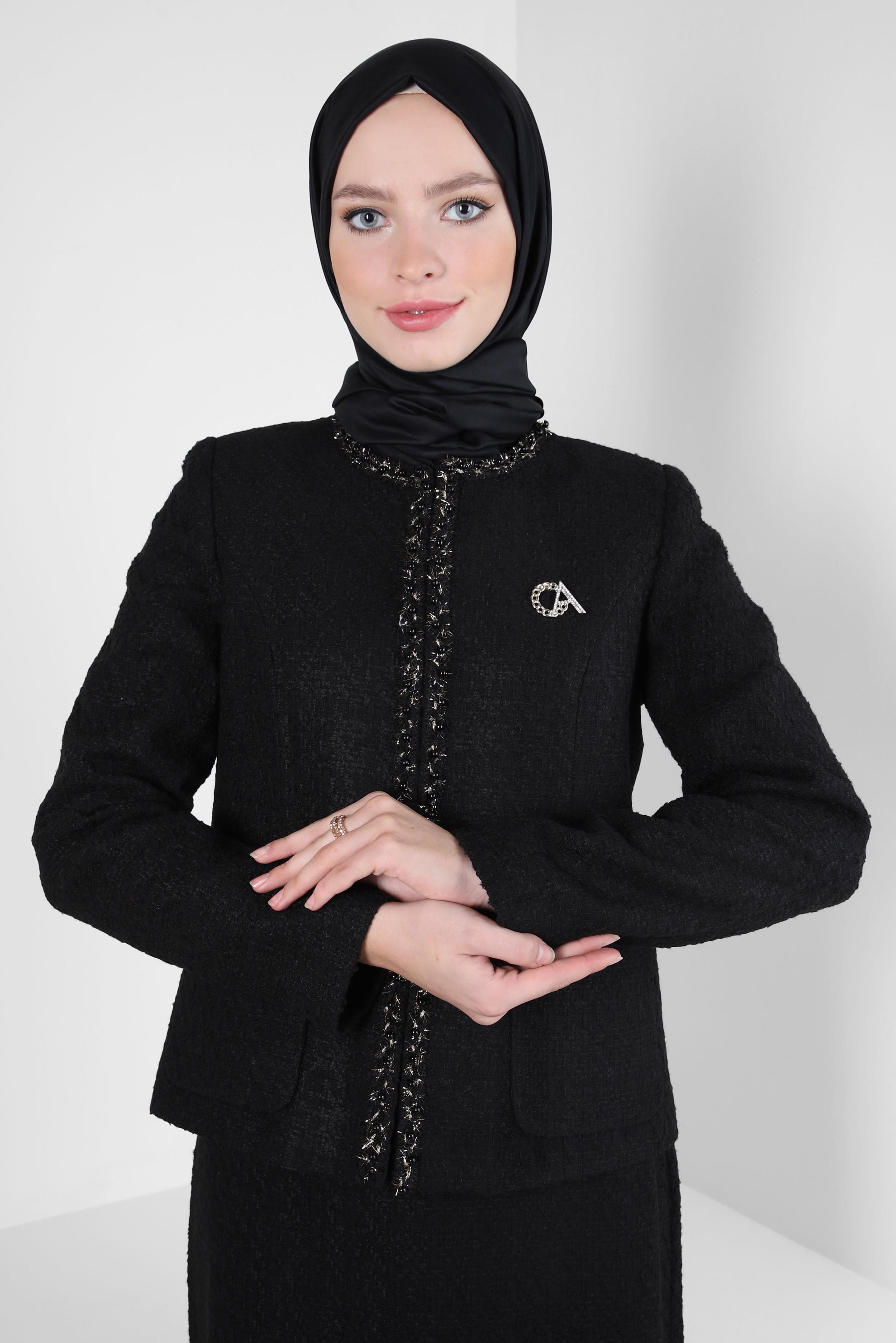 Hijab clothing BLACK SKIRTED SUIT WITH BROOCH 30403