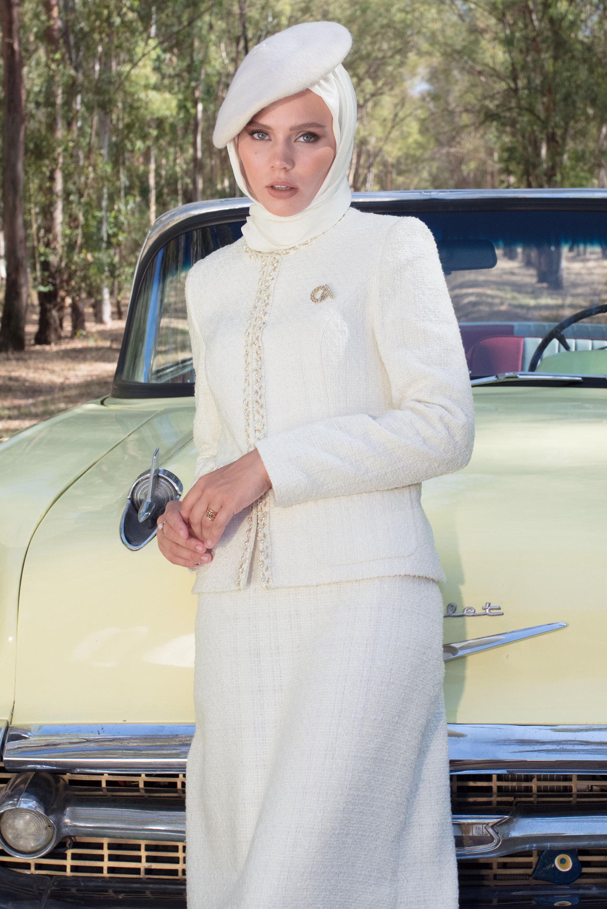 Hijab clothing WHITE SKIRTED SUIT WITH BROOCH 30403