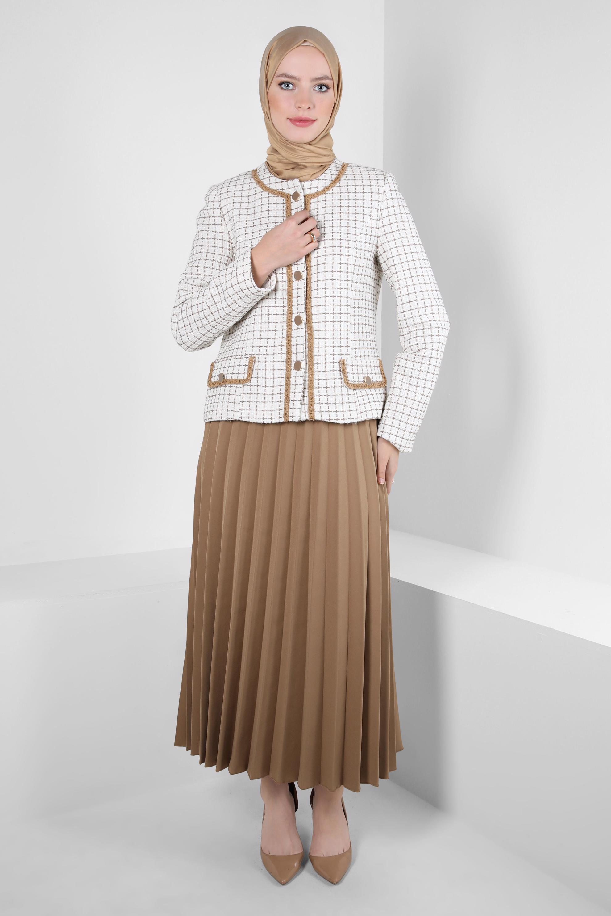 Tesettür giyim BEYAZ PİLİSELİ ETEKLİ TAKIM 30404