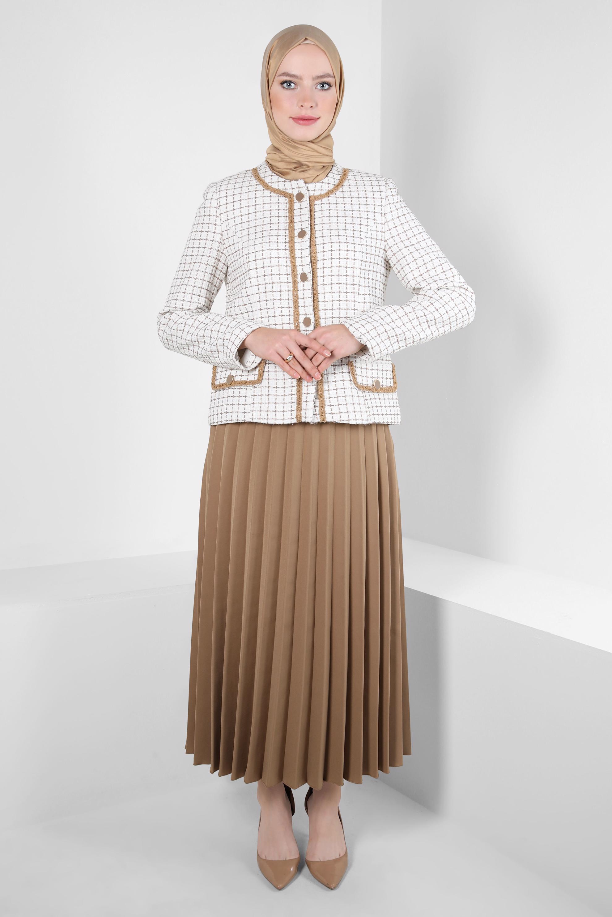 Tesettür giyim BEYAZ PİLİSELİ ETEKLİ TAKIM 30404