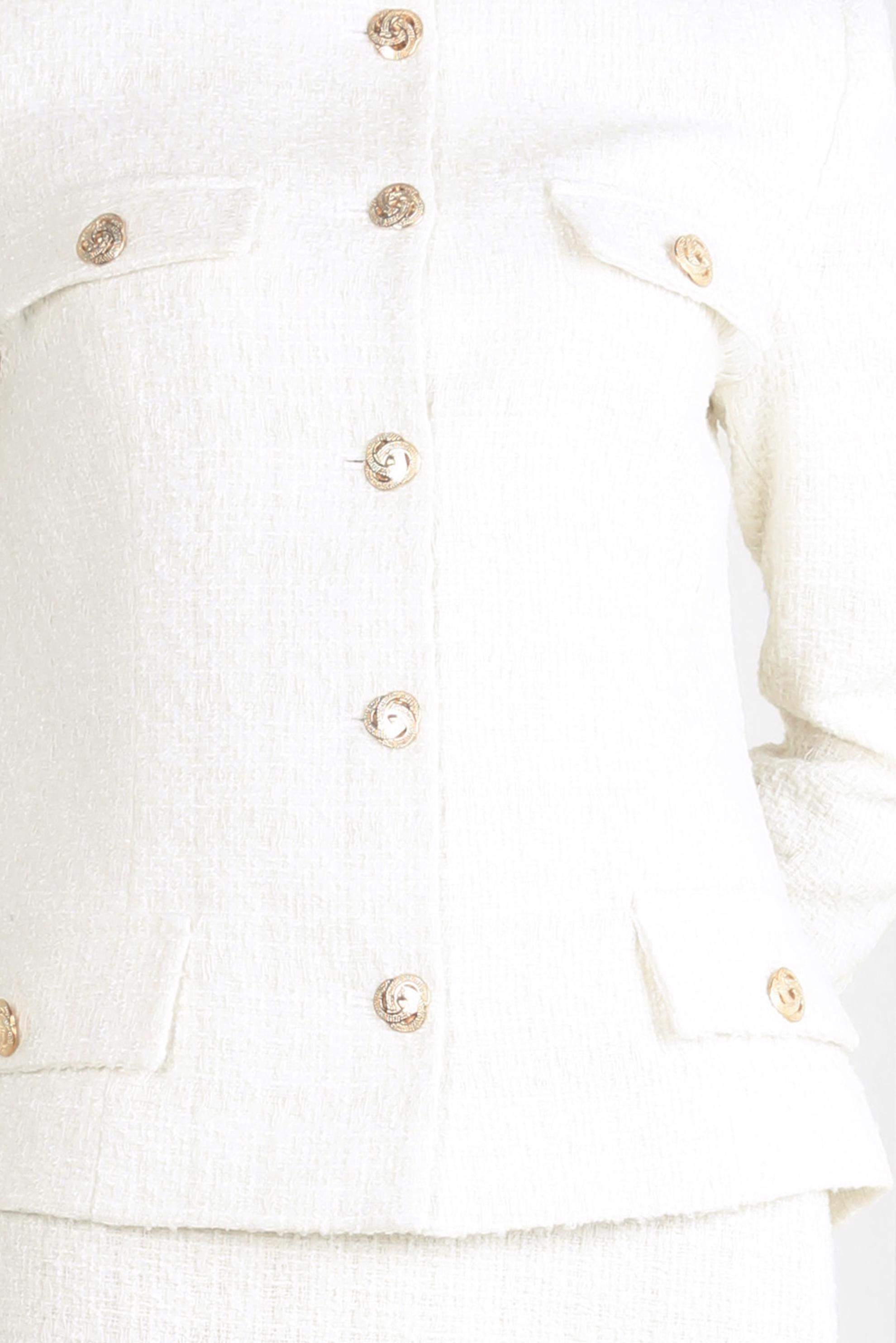 Tesettür giyim BEYAZ ETEKLİ TÜVİT TAKIM 30408