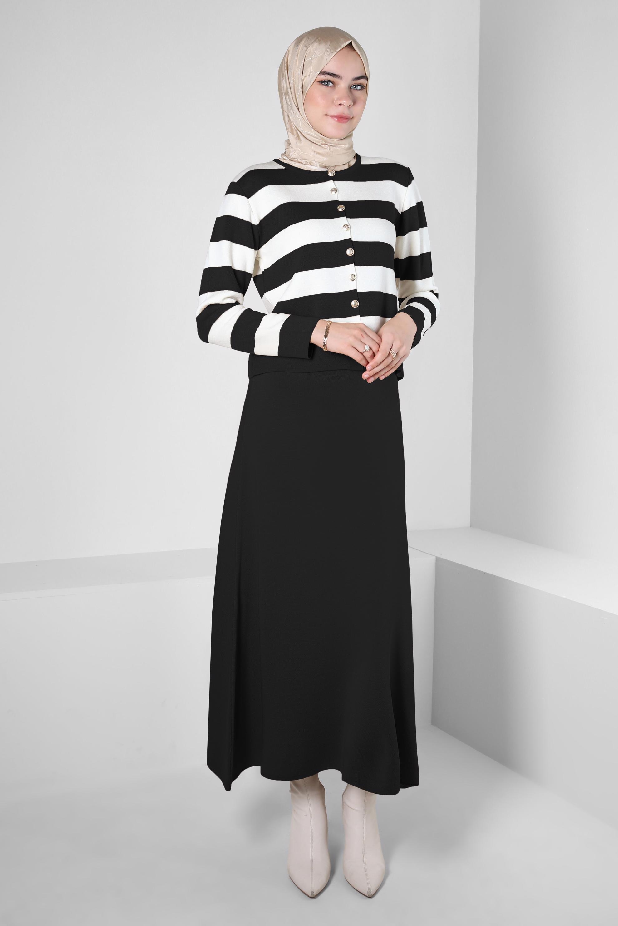 Tesettür giyim SİYAH ÇİZGİLİ TRİKO ETEKLİ TAKIM 44088