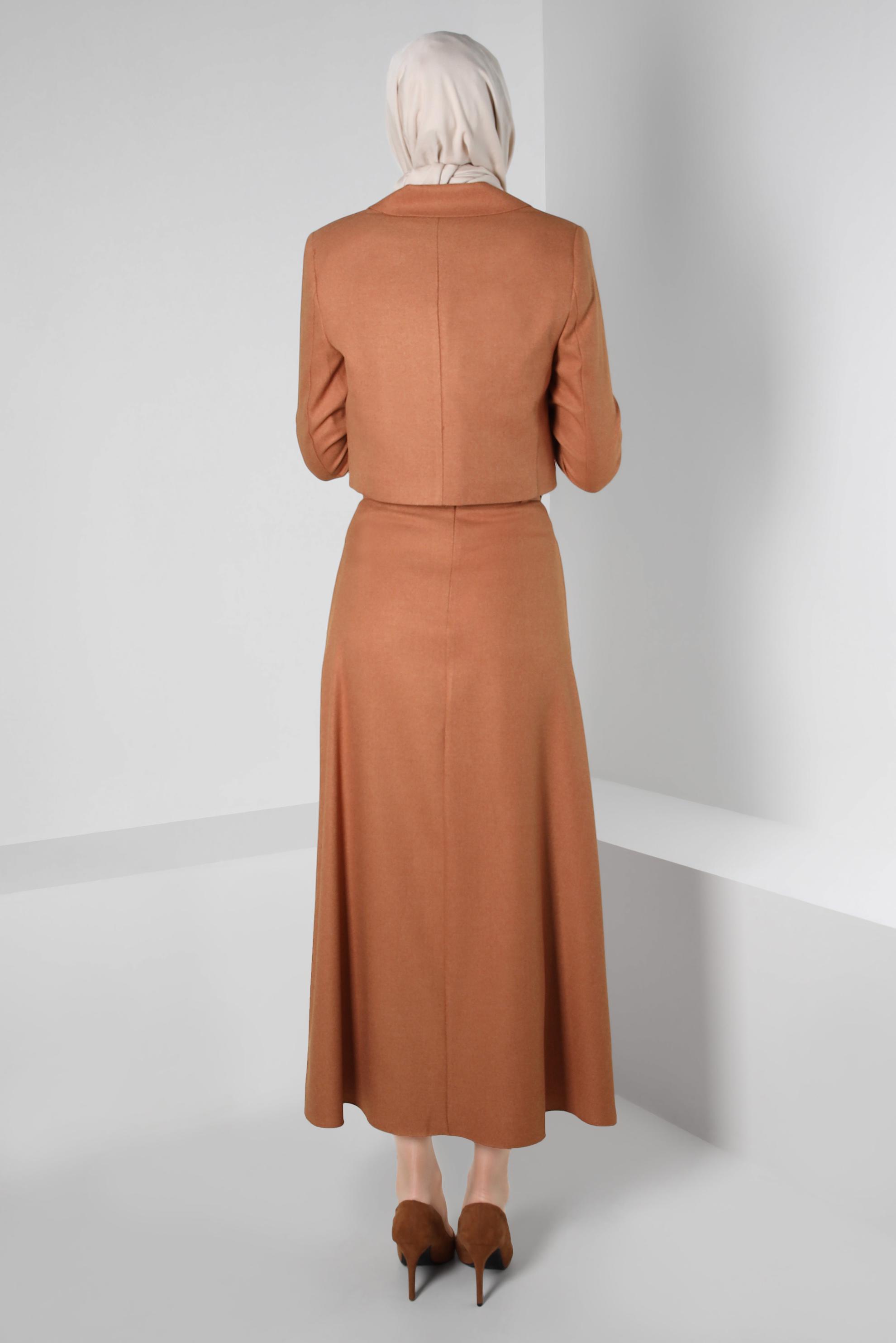 Tesettür giyim KAHVE AKSESUAR DETAYLI ETEKLİ TAKIM 44159