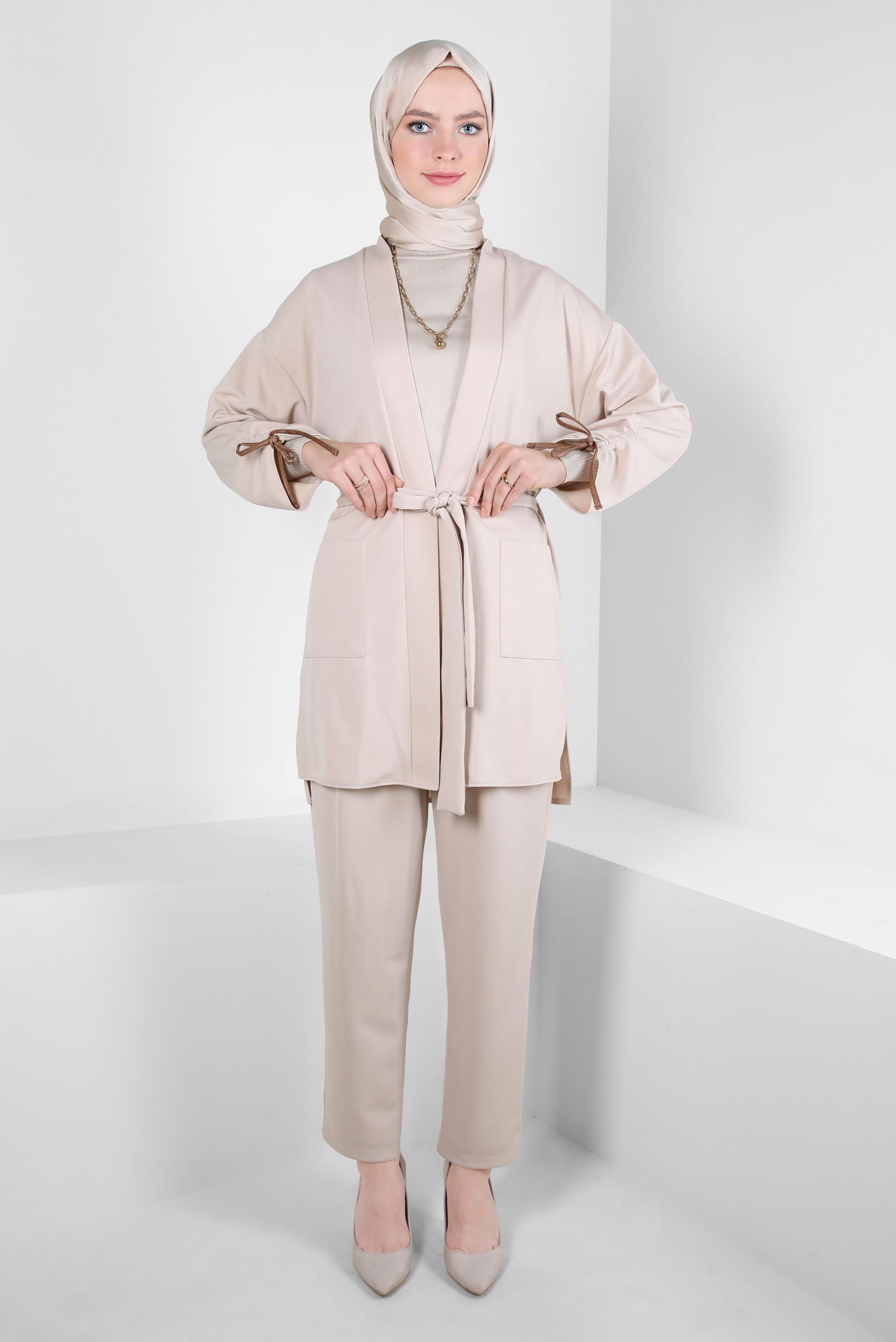 Tesettür giyim BEJ KUŞAKLI PANTOLONLU TAKIM 44228