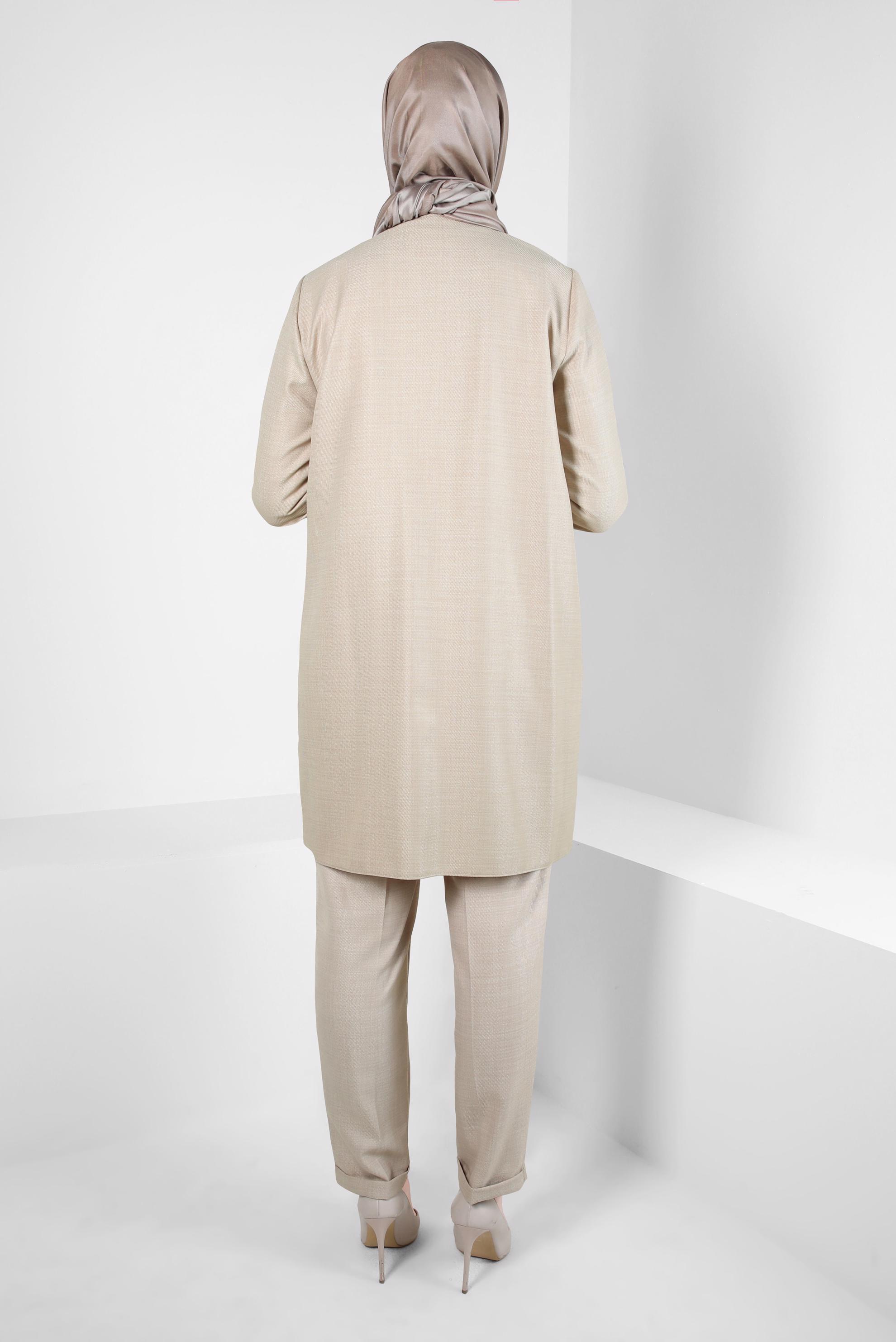 Tesettür giyim BEJ BROŞ DETAYLI PANTOLONLU TAKIM 44251