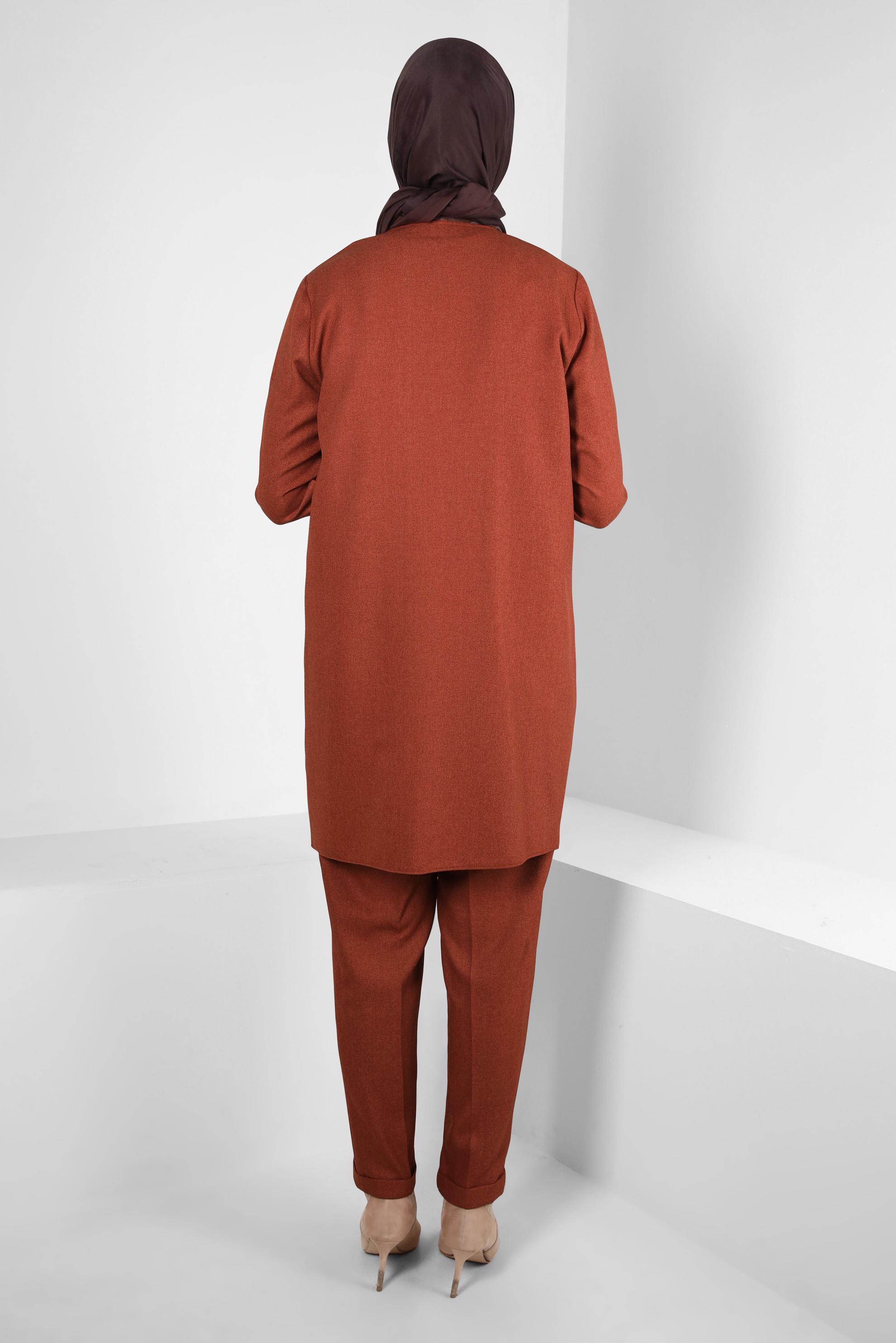 Tesettür giyim KAHVE BROŞ DETAYLI PANTOLONLU TAKIM 44251