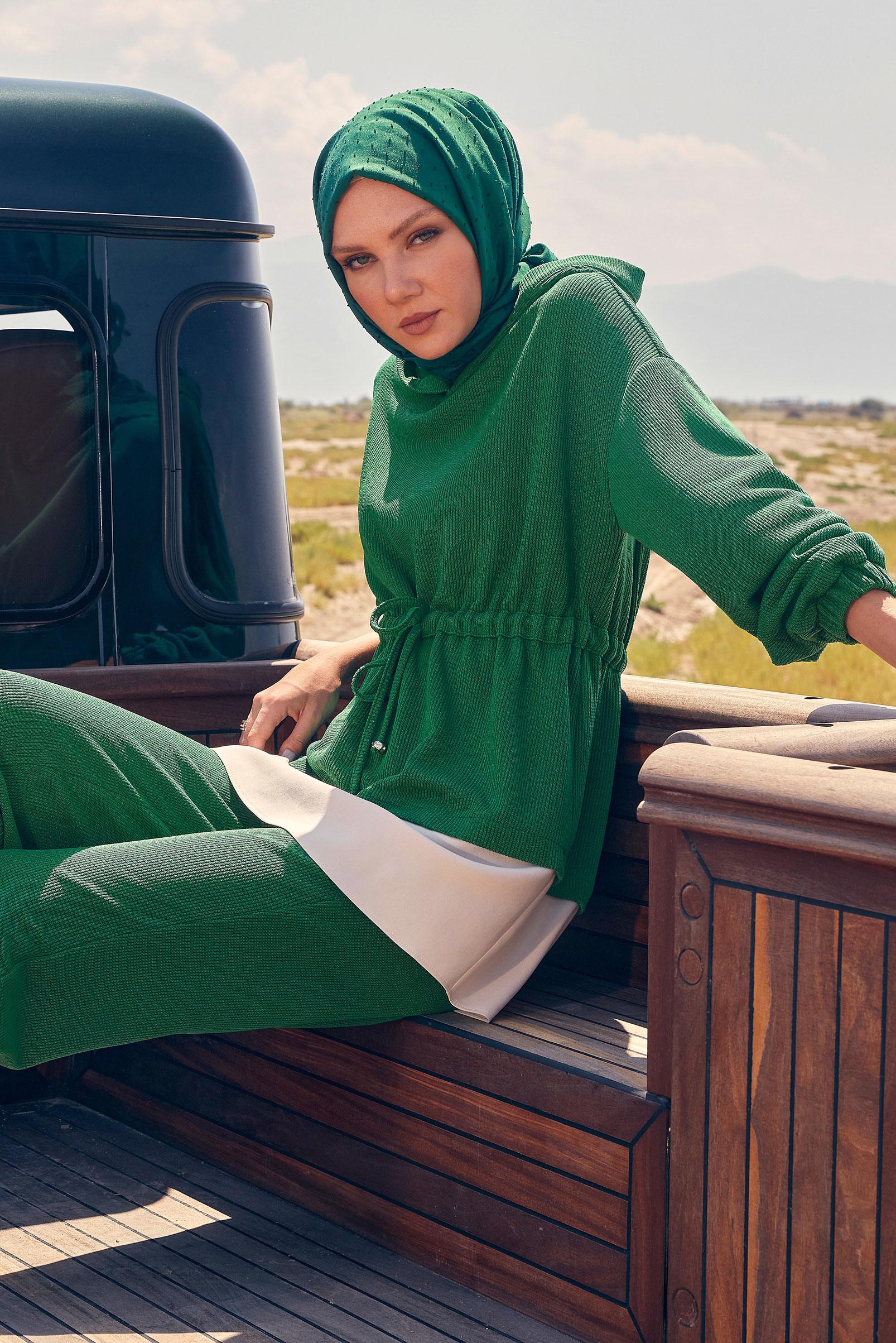 Tesettür giyim YEŞİL KAPÜŞONLU PANTOLONLU TAKIM 44264