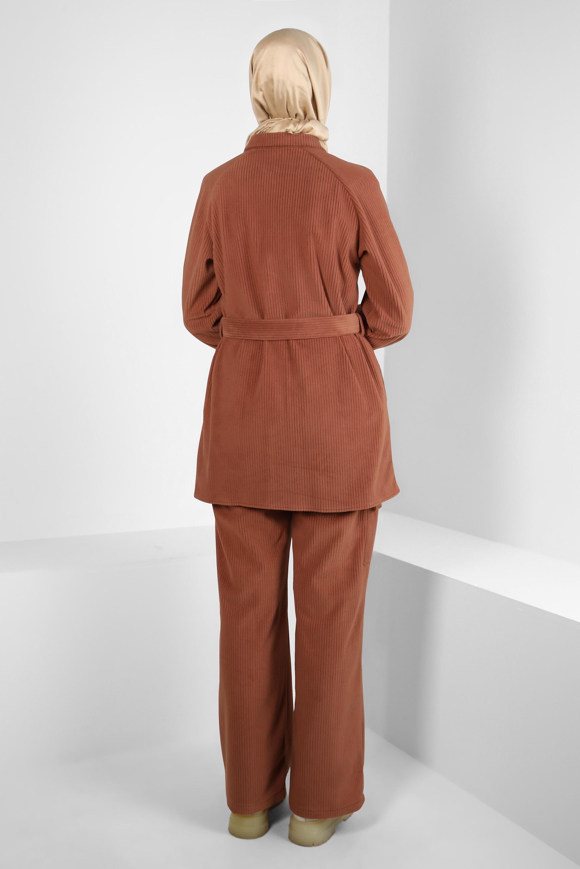 Tesettür giyim TABA KUŞAKLI PANTOLONLU KADİFE TAKIM 44342