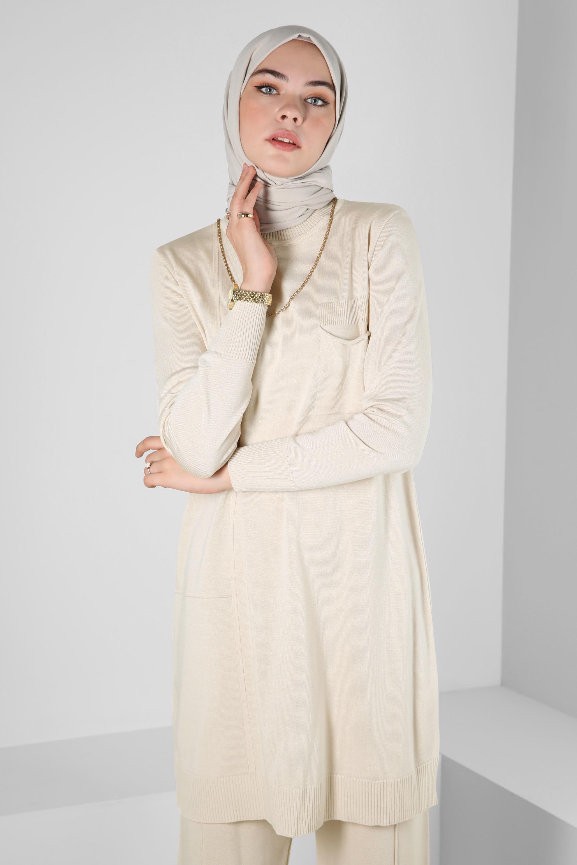 Tesettür giyim BEJ CEPLİ TRİKO TUNİK 44001