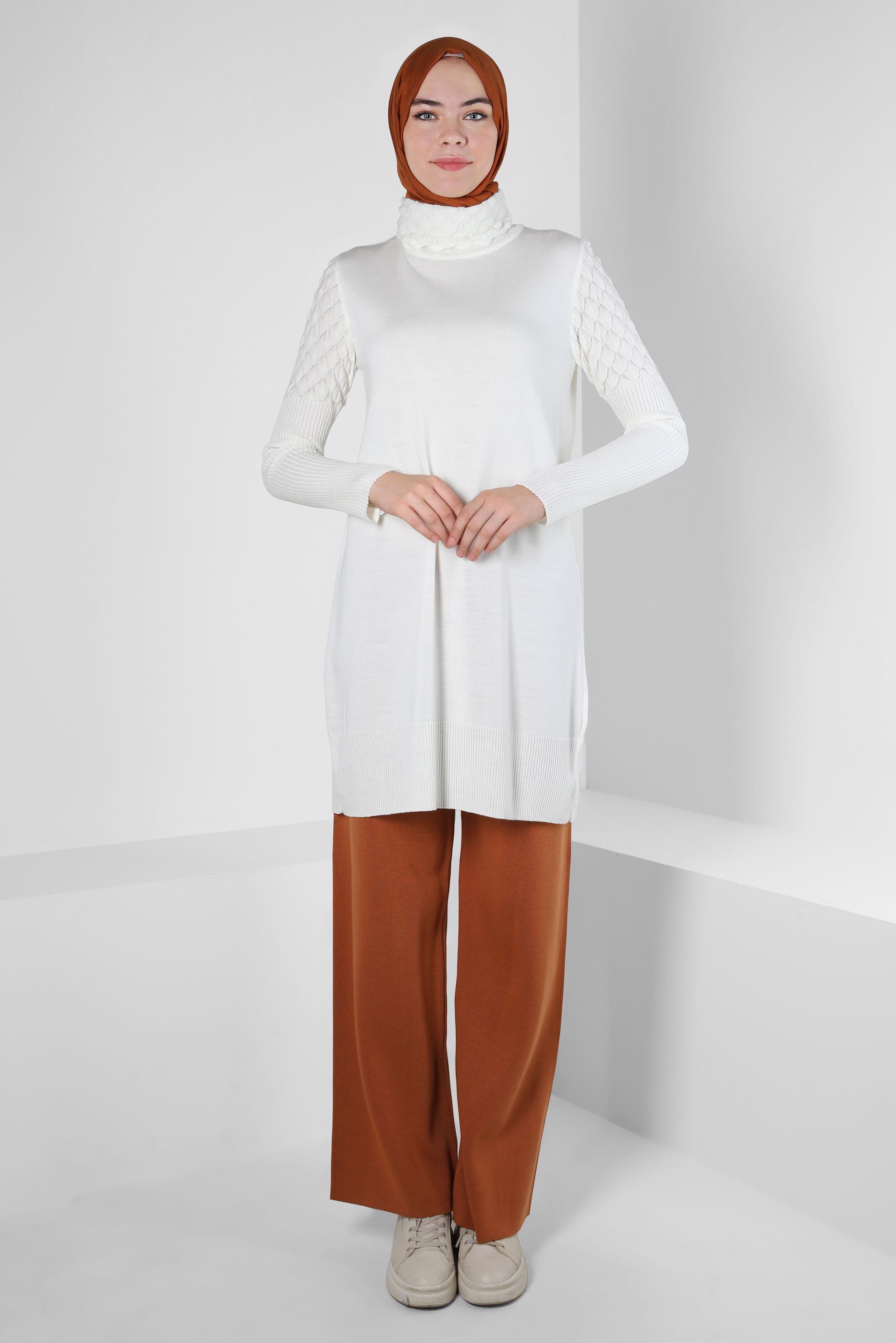 Tesettür giyim BEYAZ BOĞAZLI YAKA TRİKO TUNİK 44006