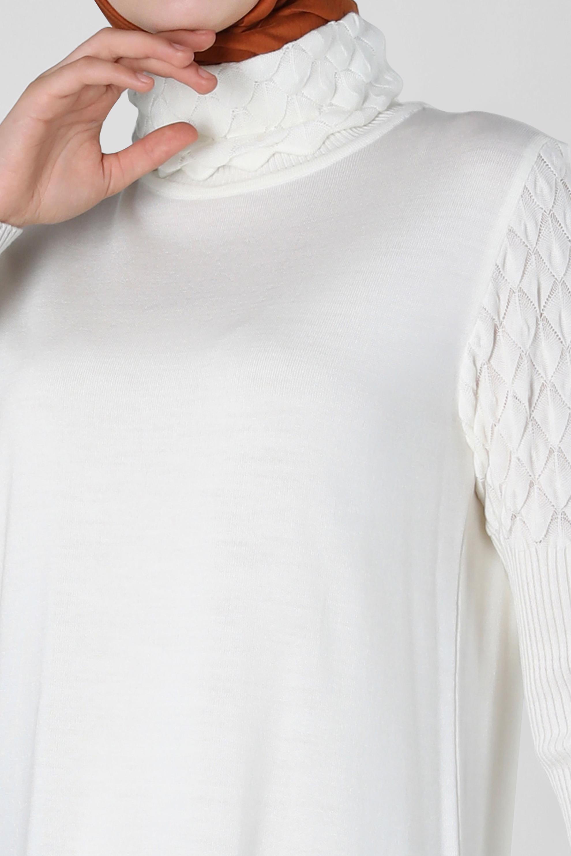 Tesettür giyim BEYAZ BOĞAZLI YAKA TRİKO TUNİK 44006