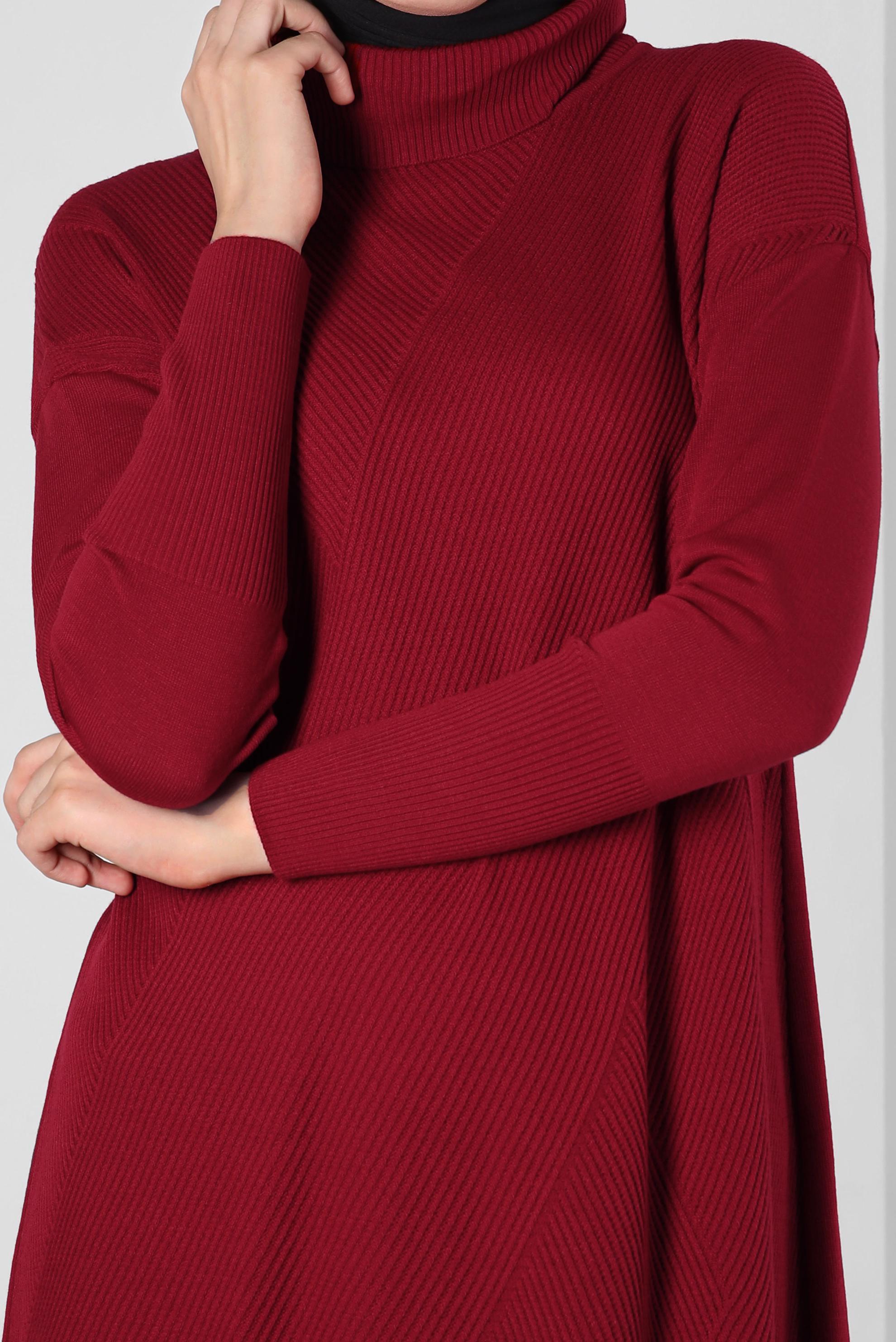 Tesettür giyim KIRMIZI BOĞAZLI YAKA TRİKO TUNİK 44007