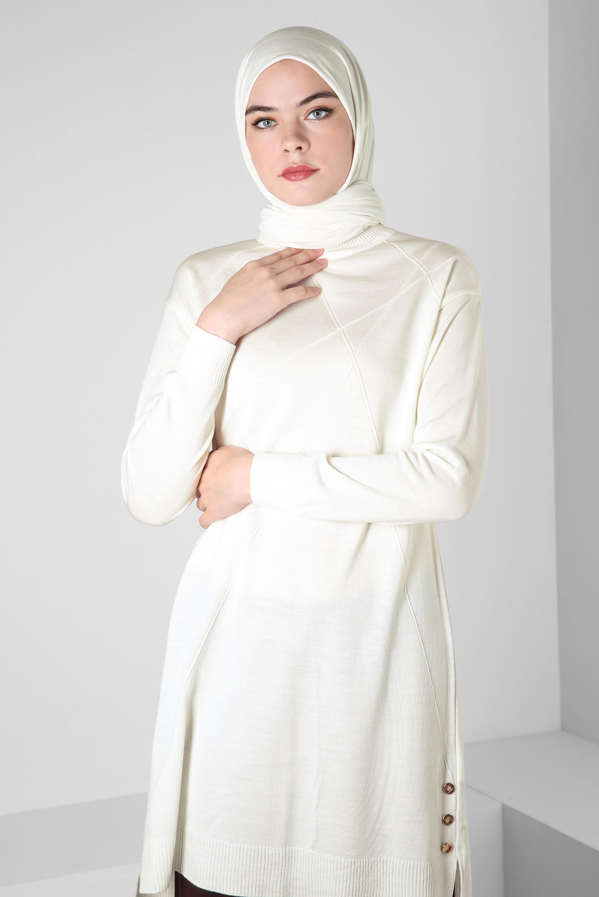 Tesettür giyim BEYAZ BOĞAZLI YAKA TRİKO TUNİK 44009
