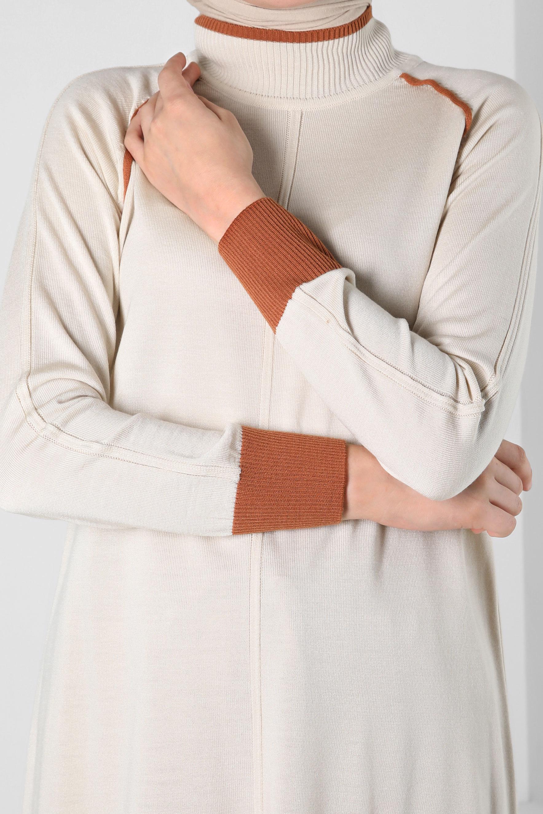 Tesettür giyim BEJ BOĞAZLI YAKA TRİKO TUNİK 44010