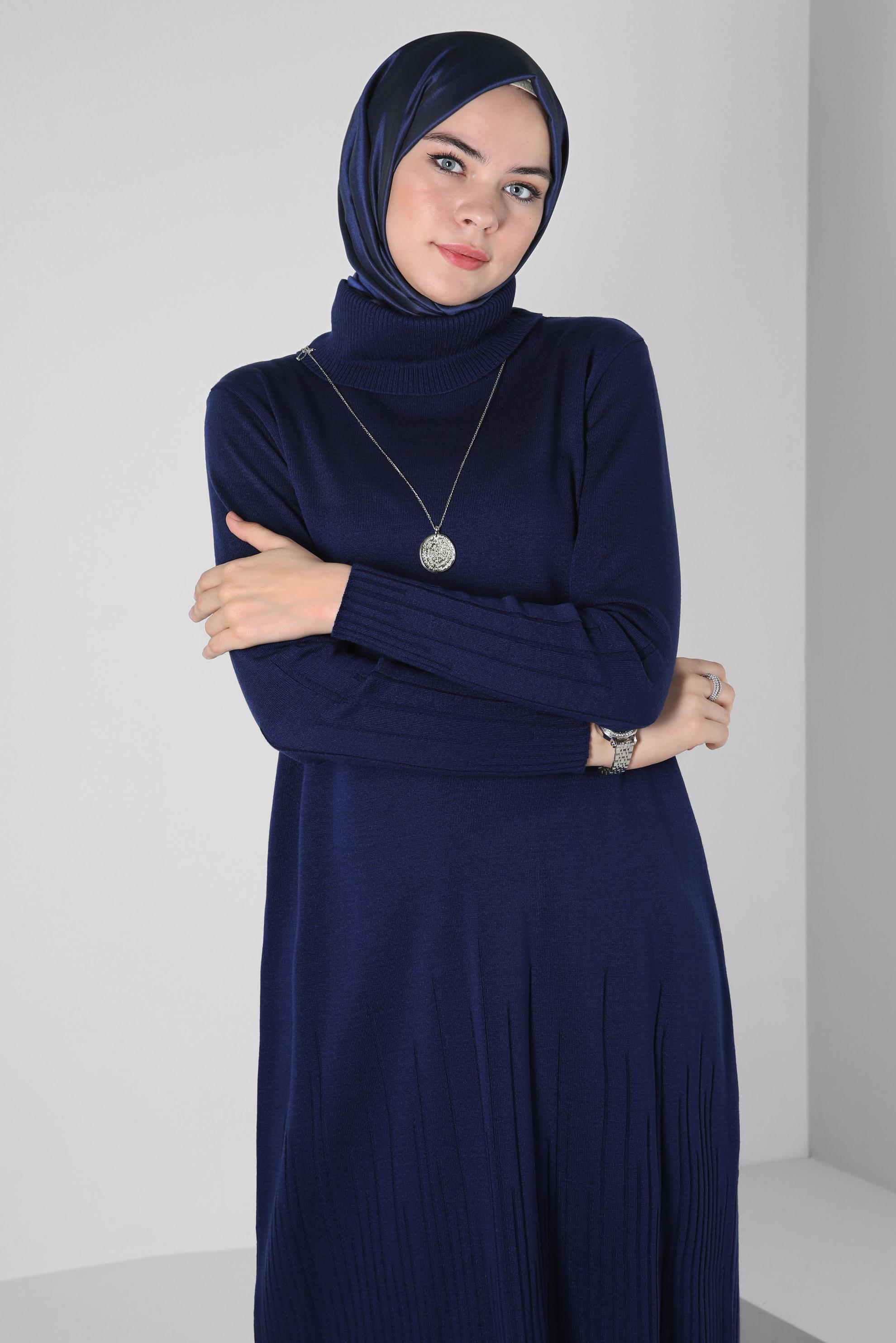 Tesettür giyim LACİVERT BOĞAZLI YAKA TRİKO TUNİK 44012