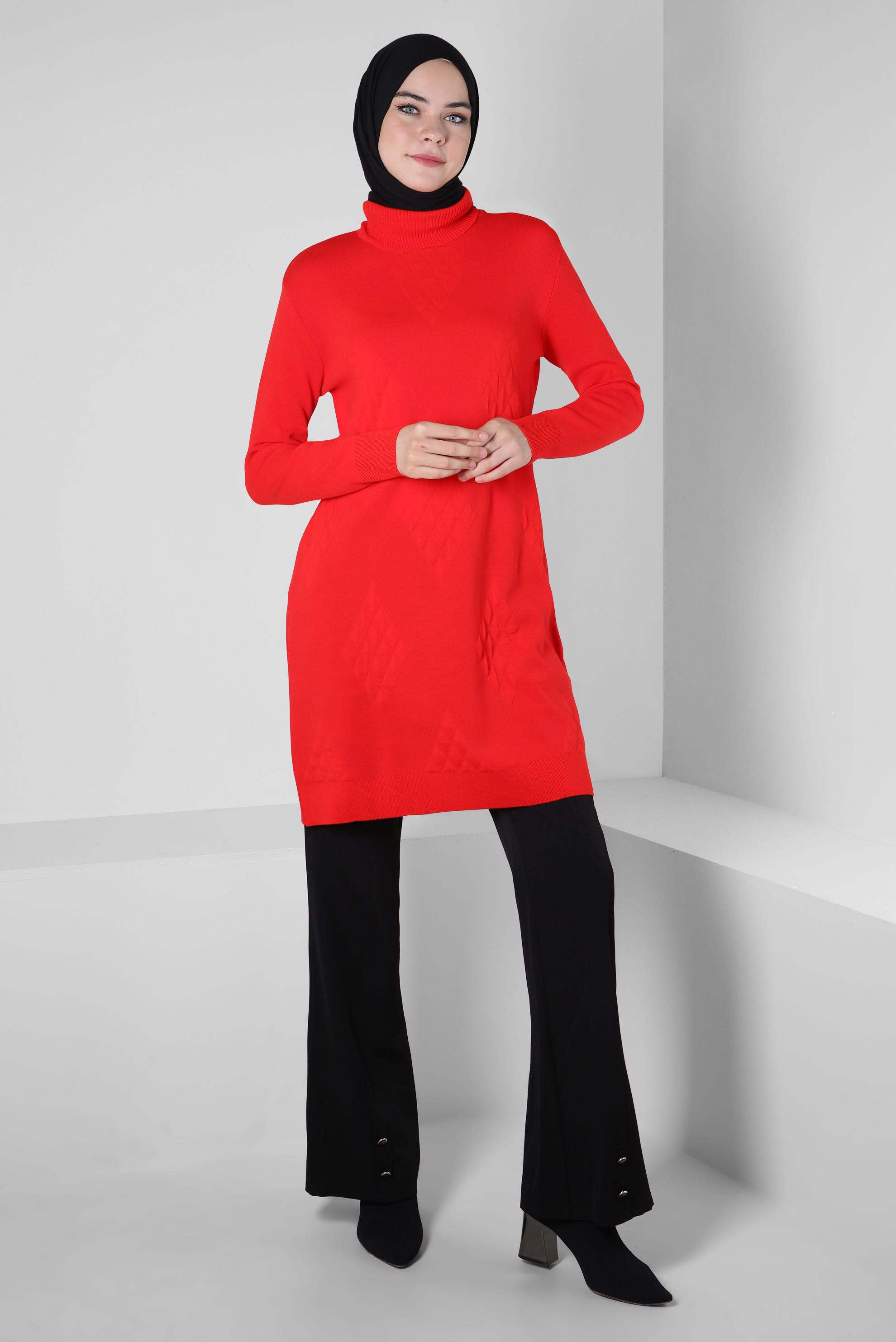 Tesettür giyim KIRMIZI BOĞAZLI YAKA TRİKO TUNİK 44013