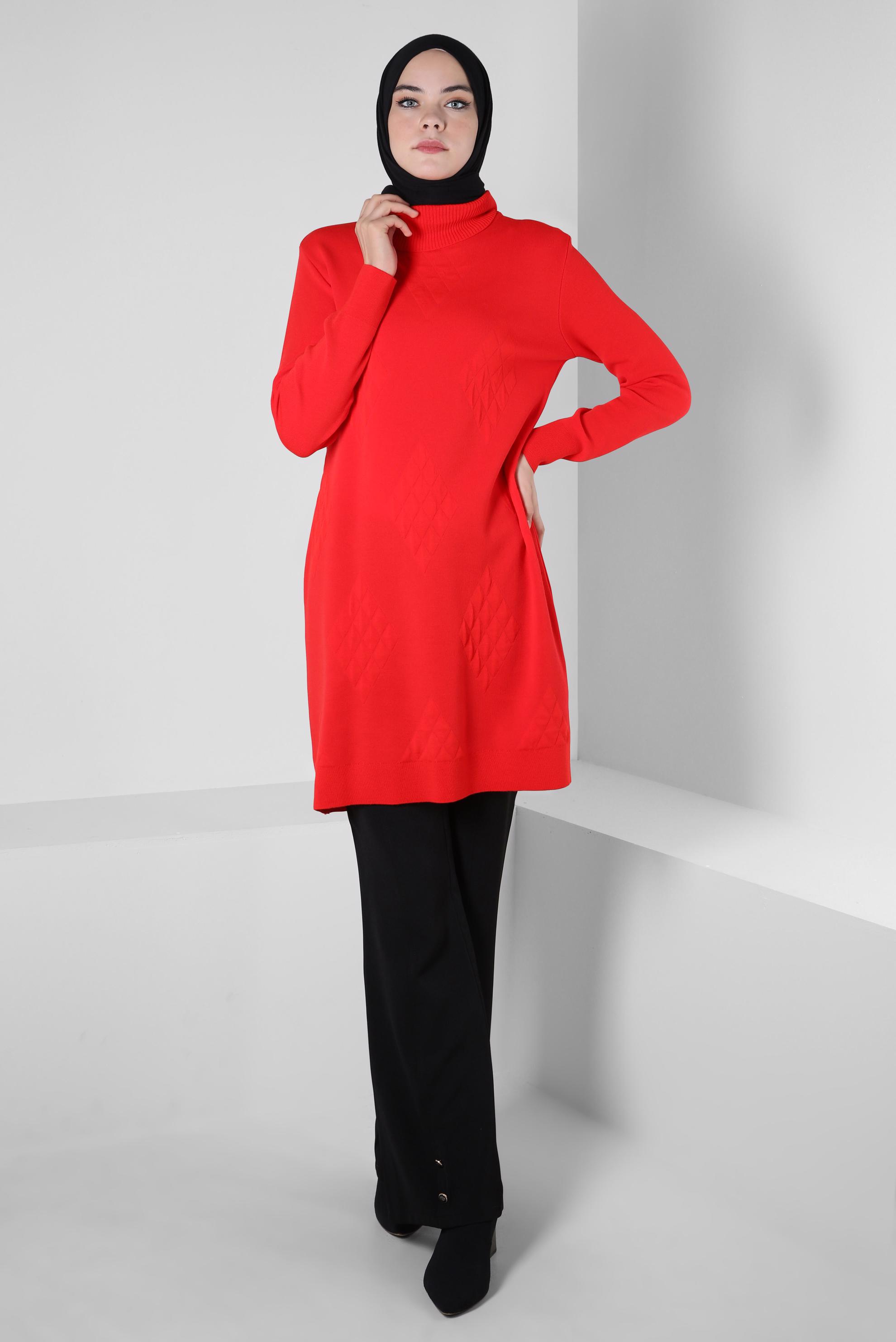 Tesettür giyim KIRMIZI BOĞAZLI YAKA TRİKO TUNİK 44013
