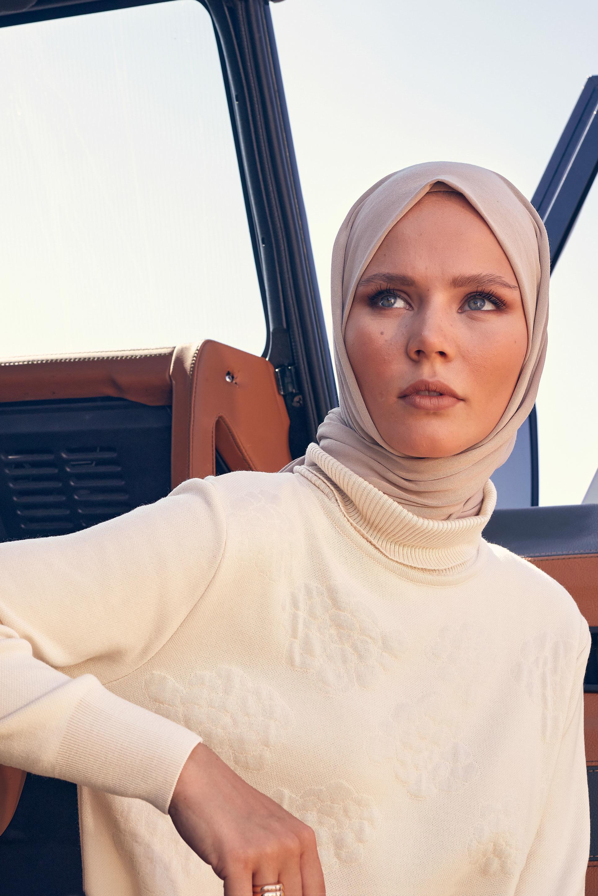 Tesettür giyim BEJ BOĞAZLI YAKA TRİKO TUNİK 44015