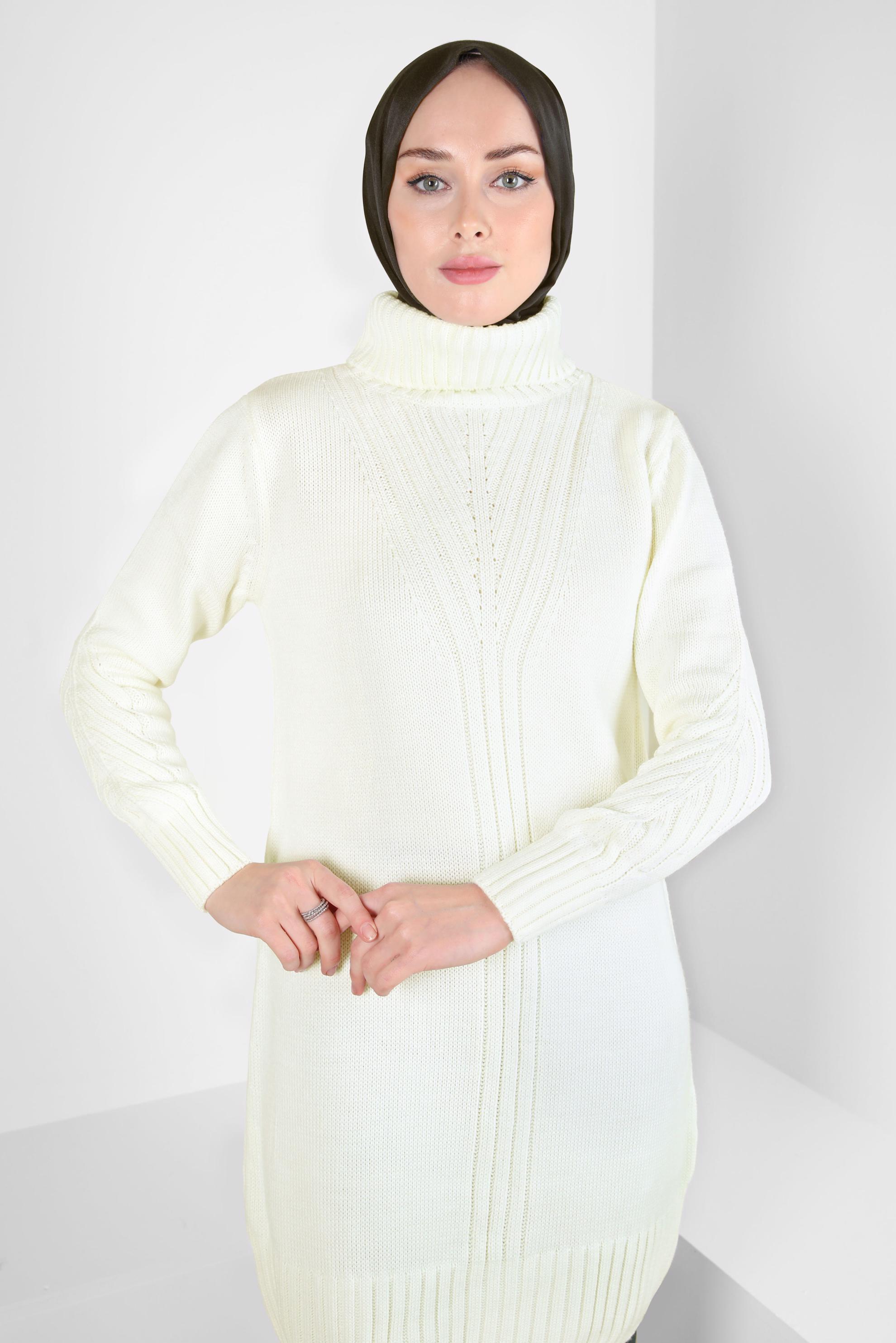 Tesettür giyim BEYAZ BOĞAZLI YAKA TRİKO TUNİK 44026