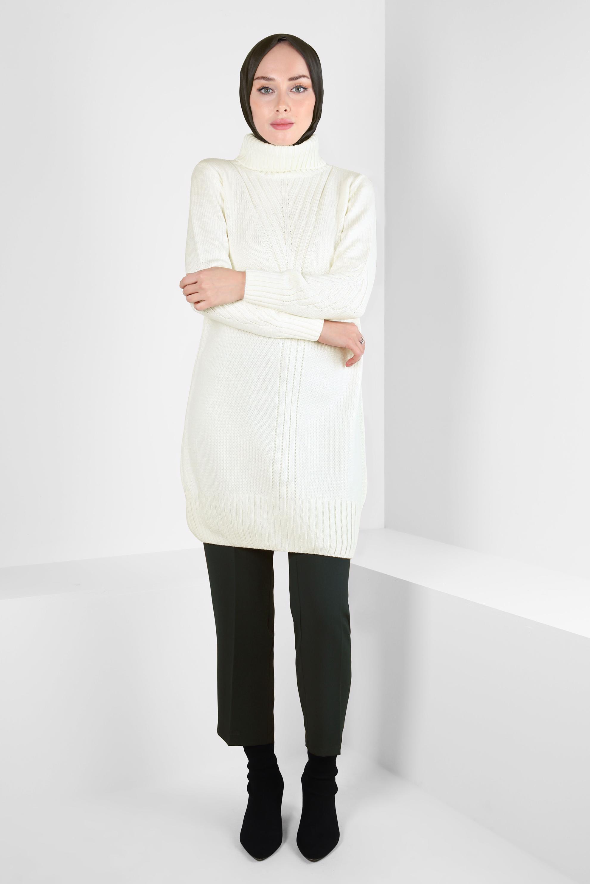 Tesettür giyim BEYAZ BOĞAZLI YAKA TRİKO TUNİK 44026