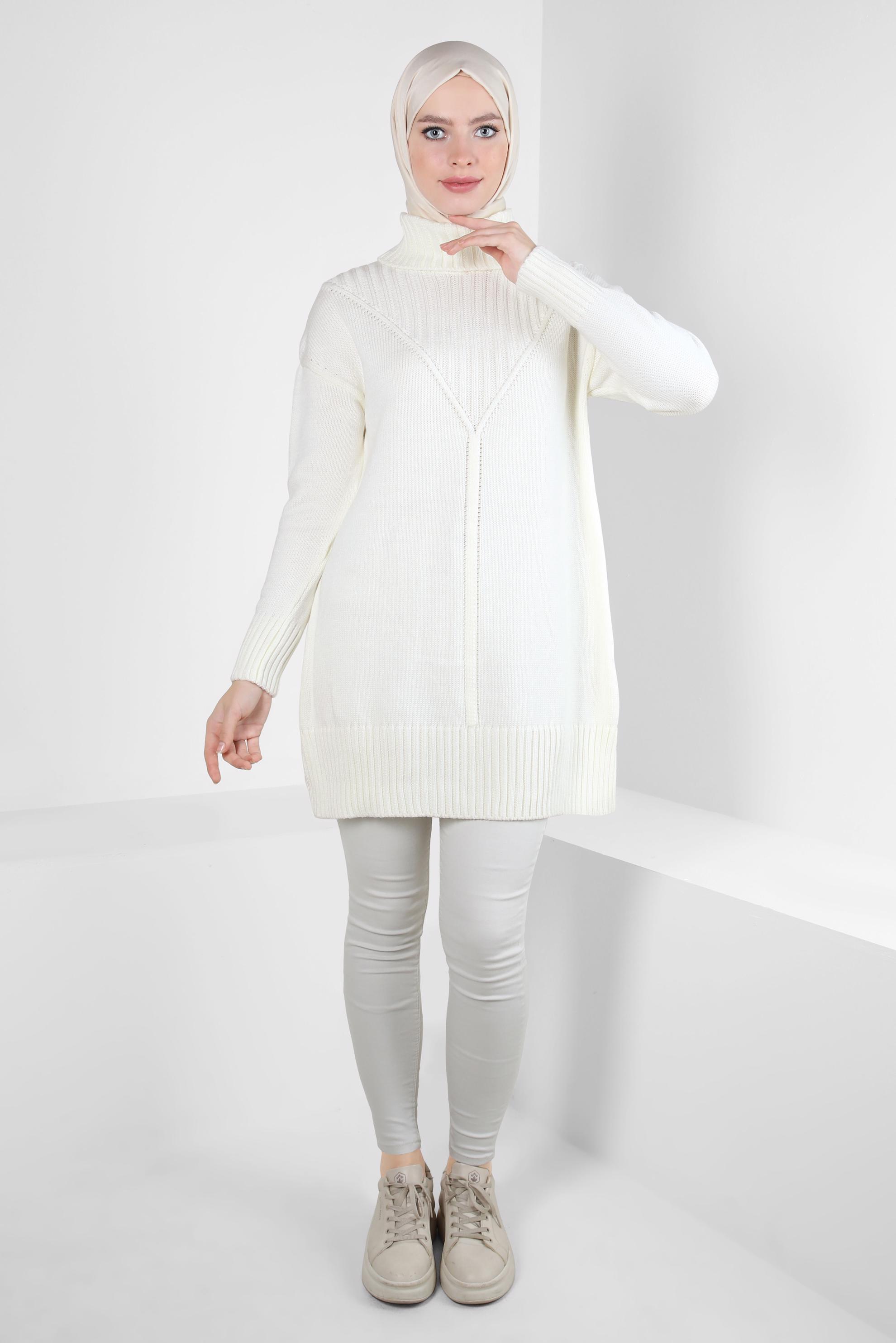 Tesettür giyim BEYAZ BOĞAZLI YAKA TRİKO TUNİK 44031