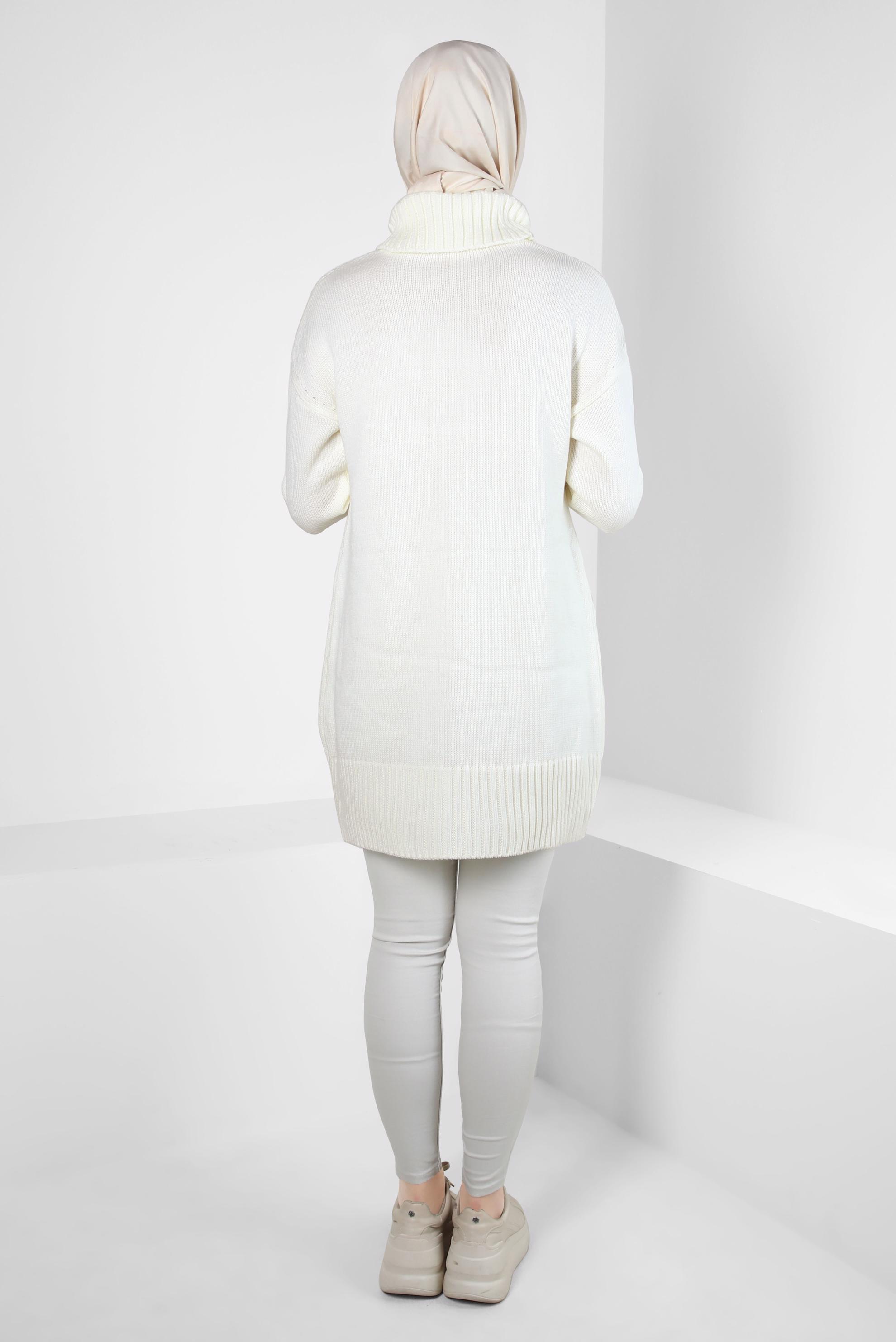 Tesettür giyim BEYAZ BOĞAZLI YAKA TRİKO TUNİK 44031