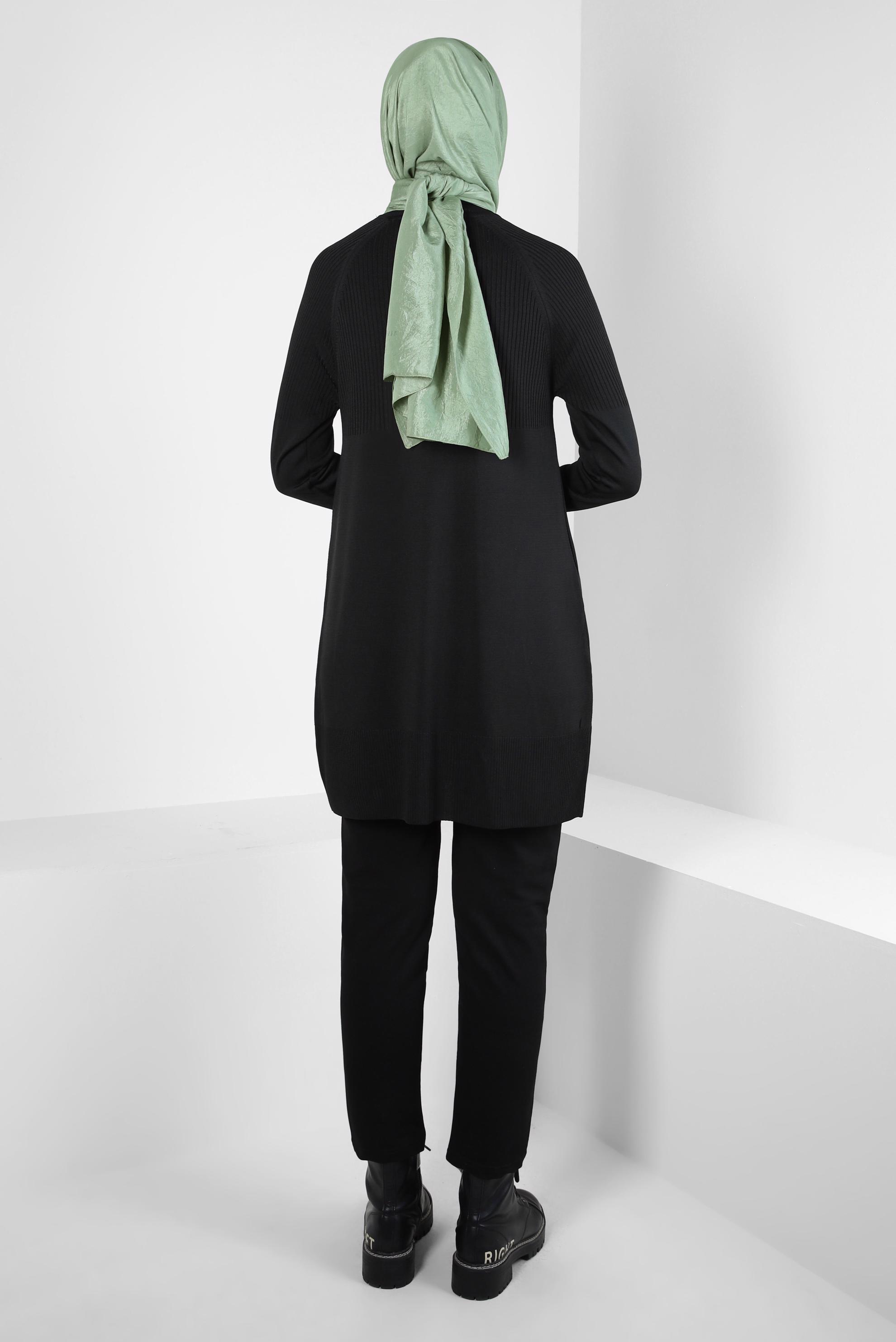 Tesettür giyim SİYAH BOĞAZLI YAKA TRİKO TUNİK 44056