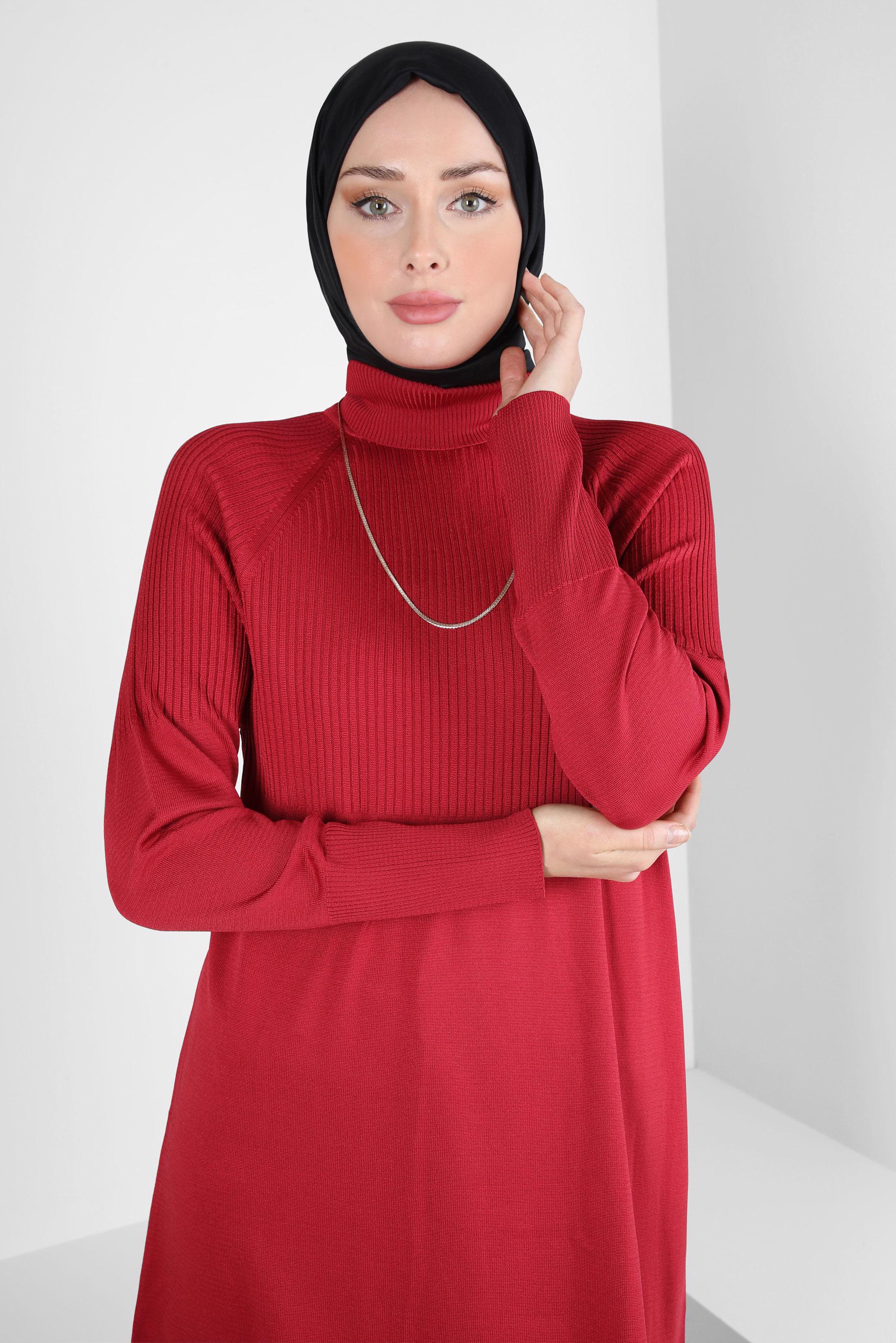 Tesettür giyim KIRMIZI BOĞAZLI YAKA TRİKO TUNİK 44056