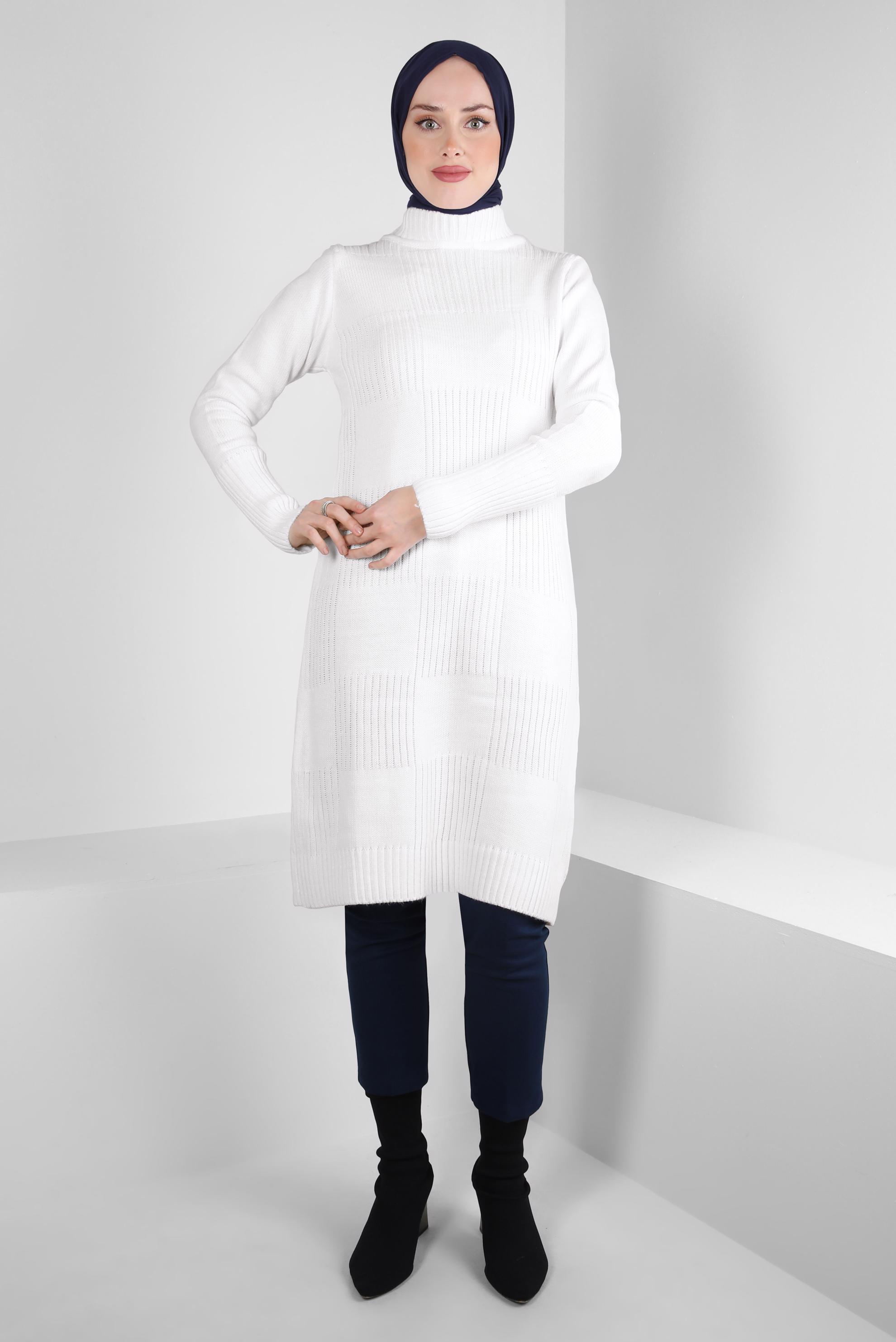 Tesettür giyim BEYAZ BOĞAZLI YAKA TRİKO TUNİK 44063