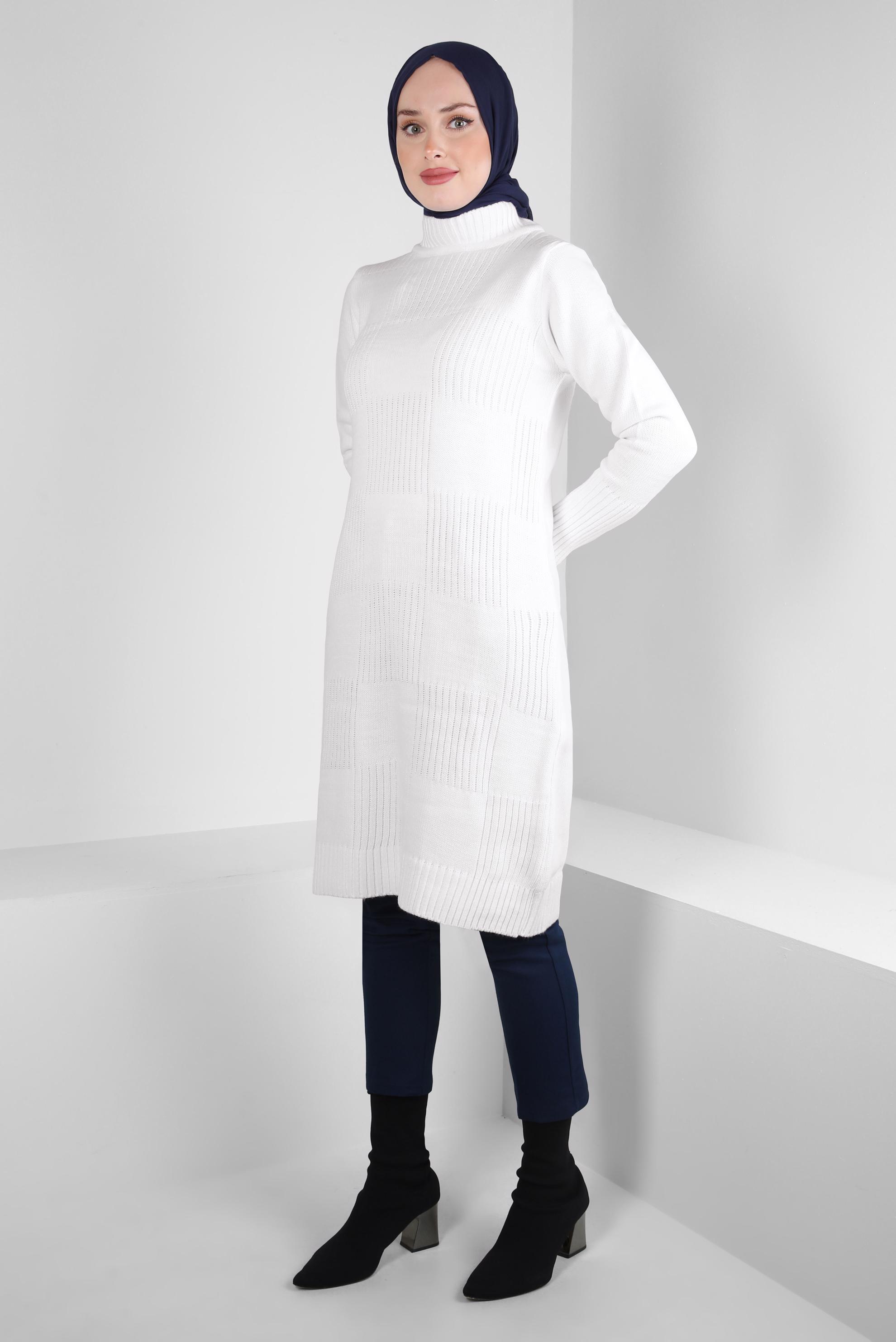 Tesettür giyim BEYAZ BOĞAZLI YAKA TRİKO TUNİK 44063
