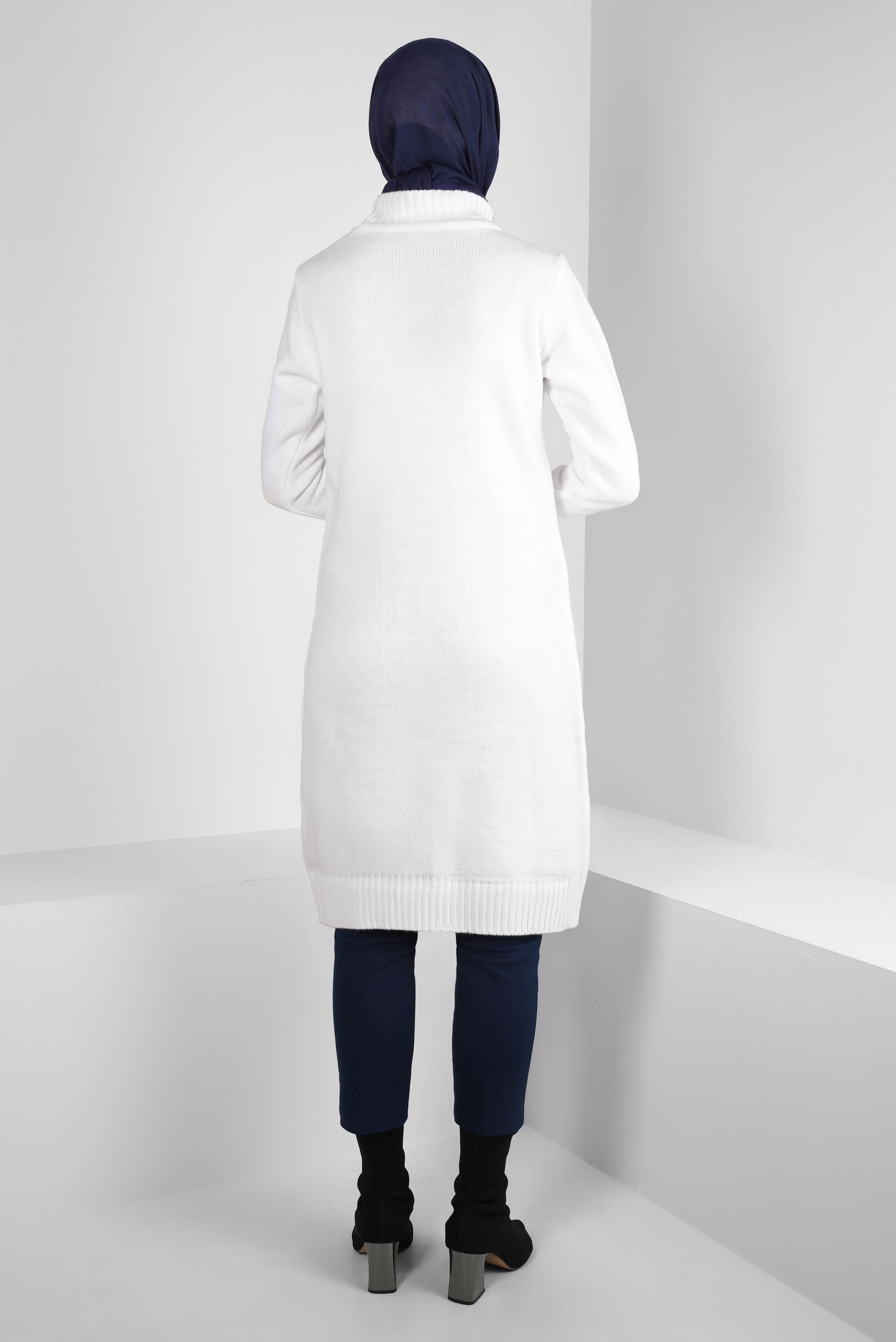 Tesettür giyim BEYAZ BOĞAZLI YAKA TRİKO TUNİK 44063