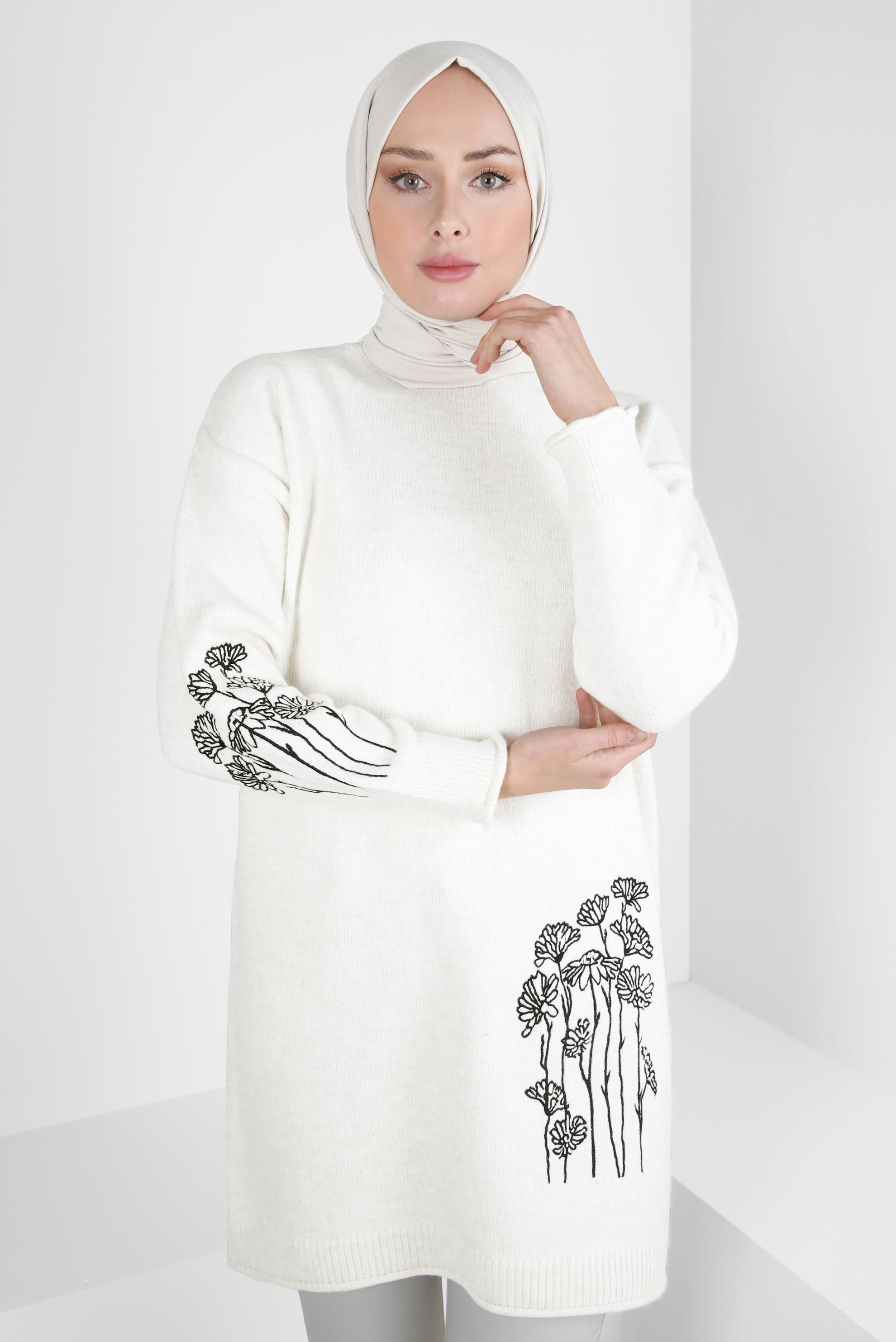 Hijab clothing WHITE EMBROIDERED KNITWEAR TUNIC 44116