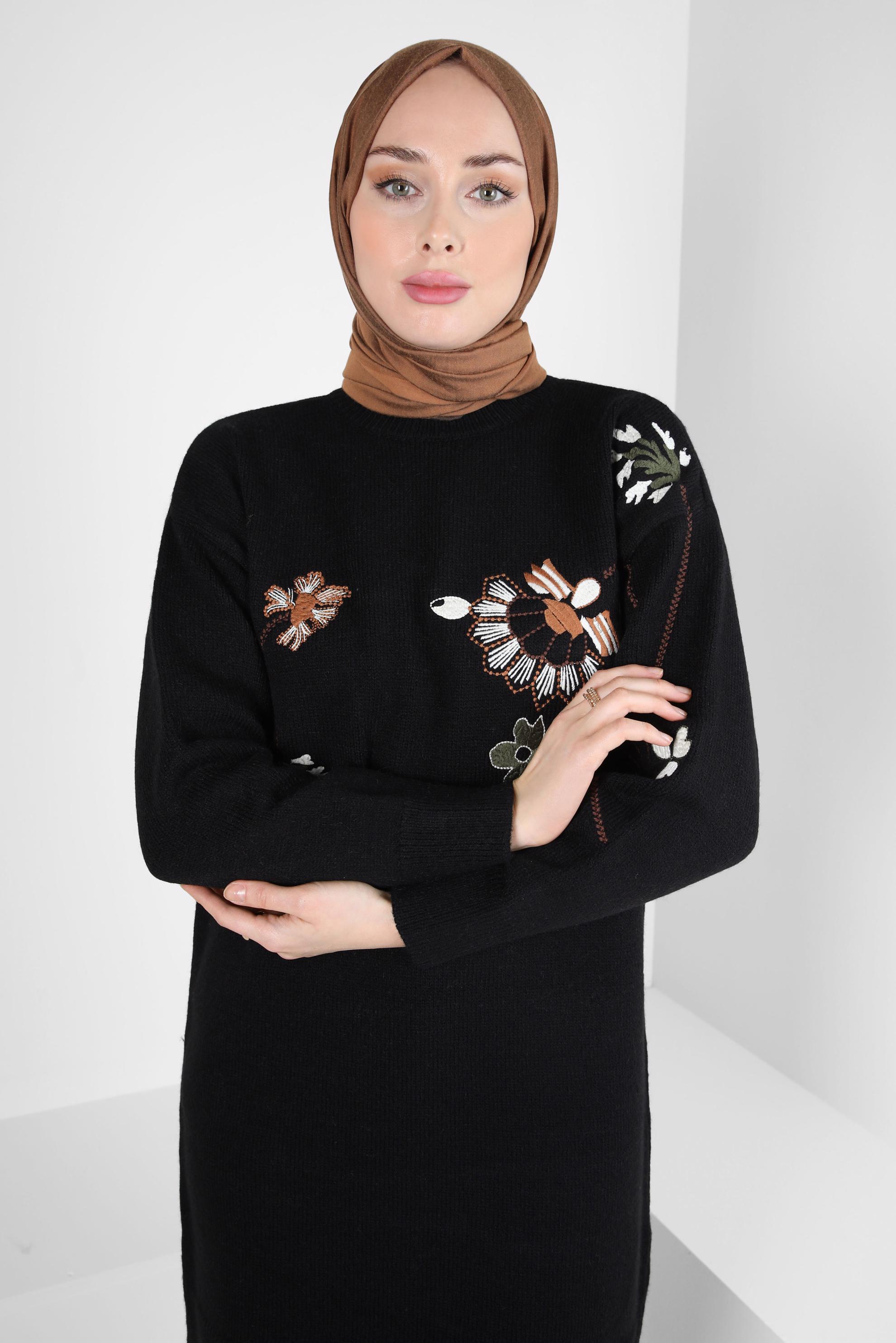 Hijab clothing BLACK EMBROIDERED KNIT TUNIC 44117
