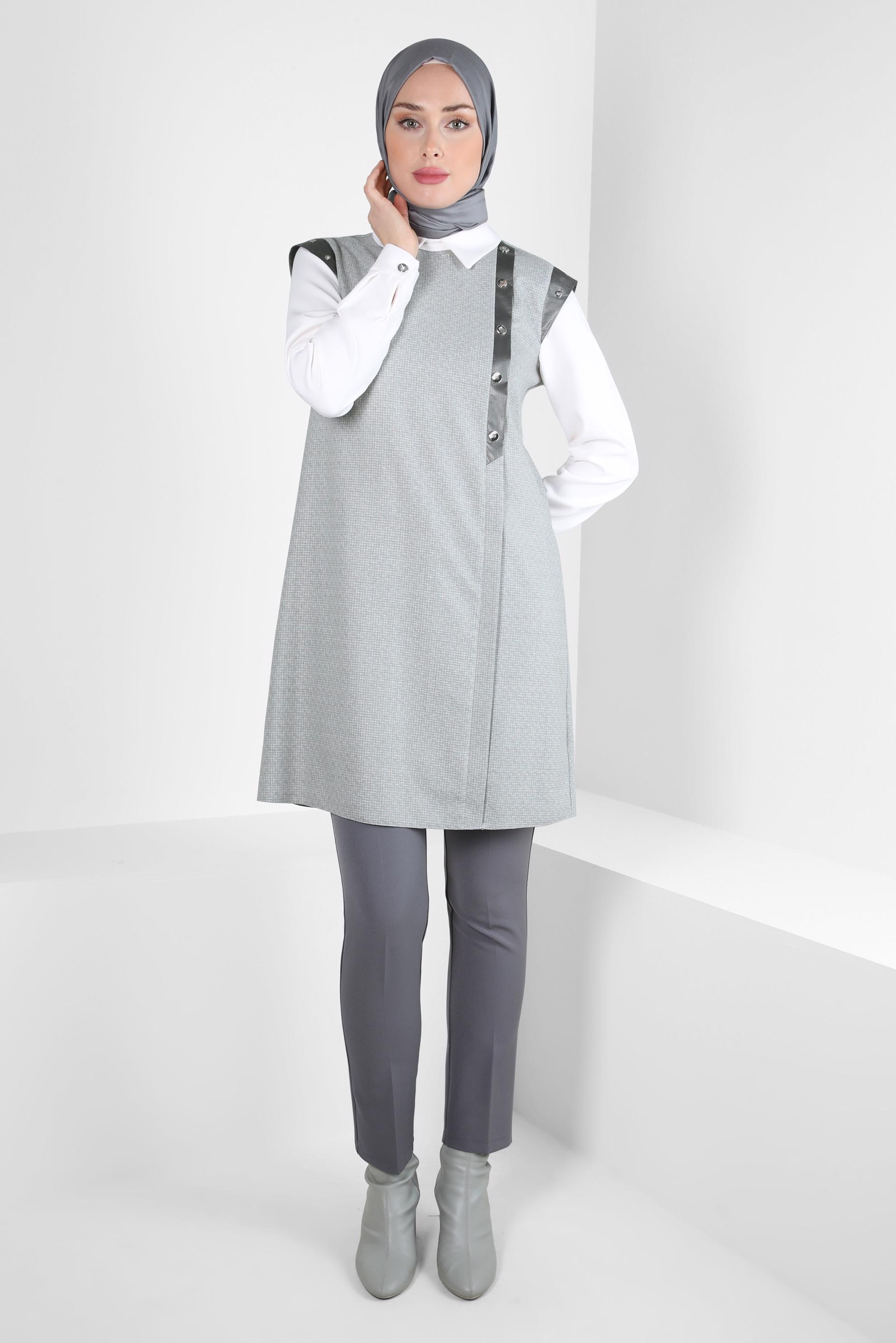 Tesettür giyim GRİ DÜĞME DETAYLI TUNİK 44138