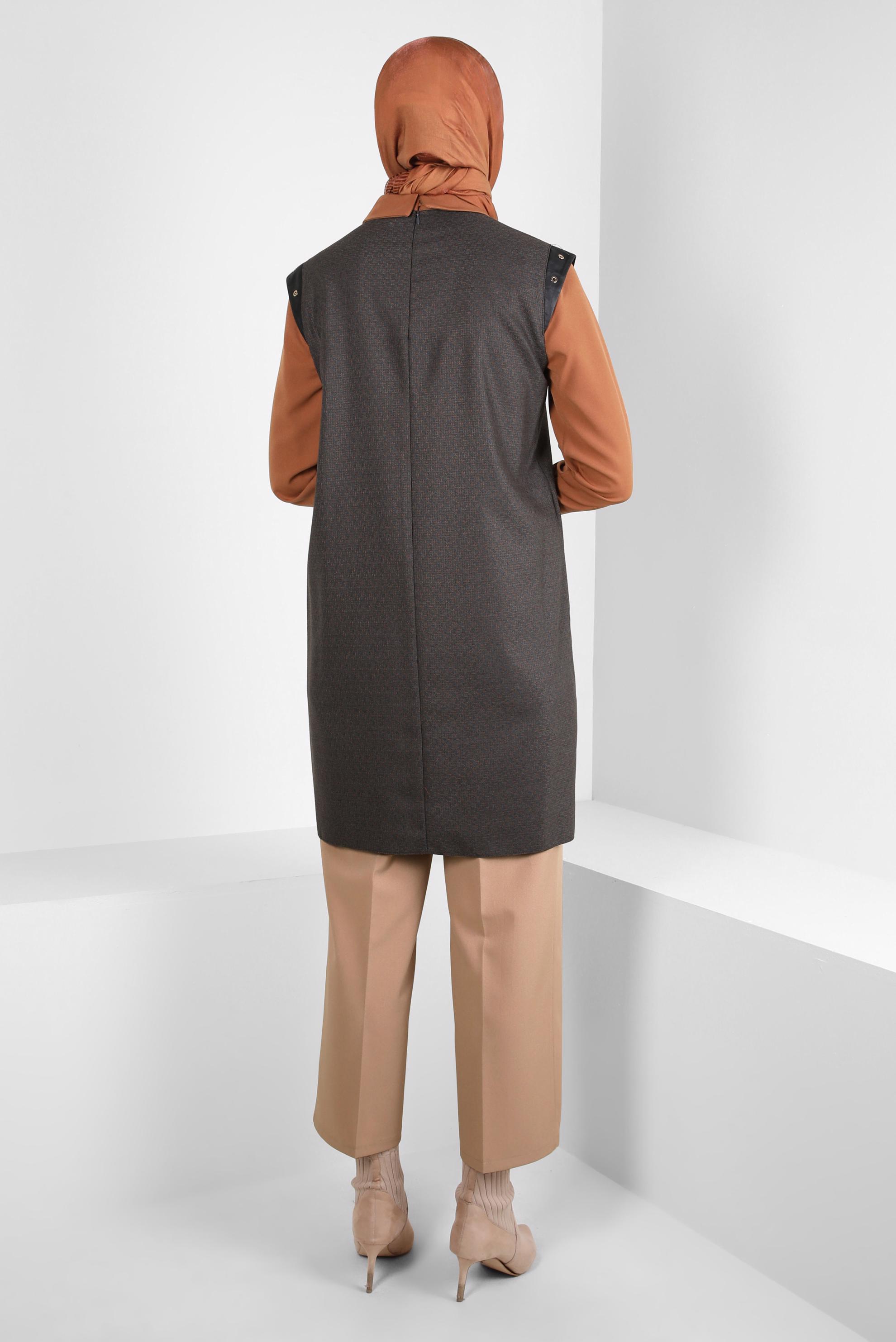 Tesettür giyim SİYAH DÜĞME DETAYLI TUNİK 44138