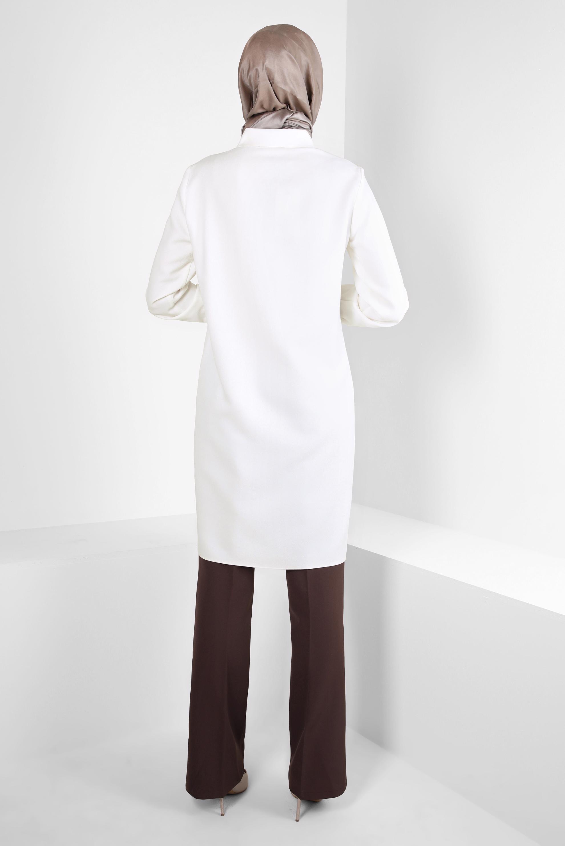 Tesettür giyim BEYAZ DÜĞME DETAYLI TUNİK 44142