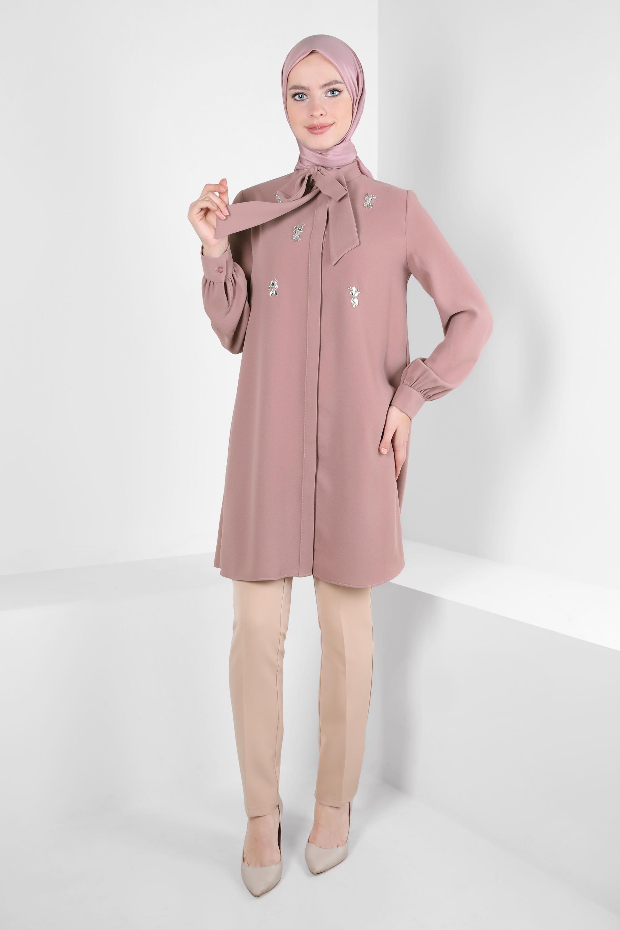 Tesettür giyim PUDRA TAŞ DETAYLI KREP TUNİK 44145