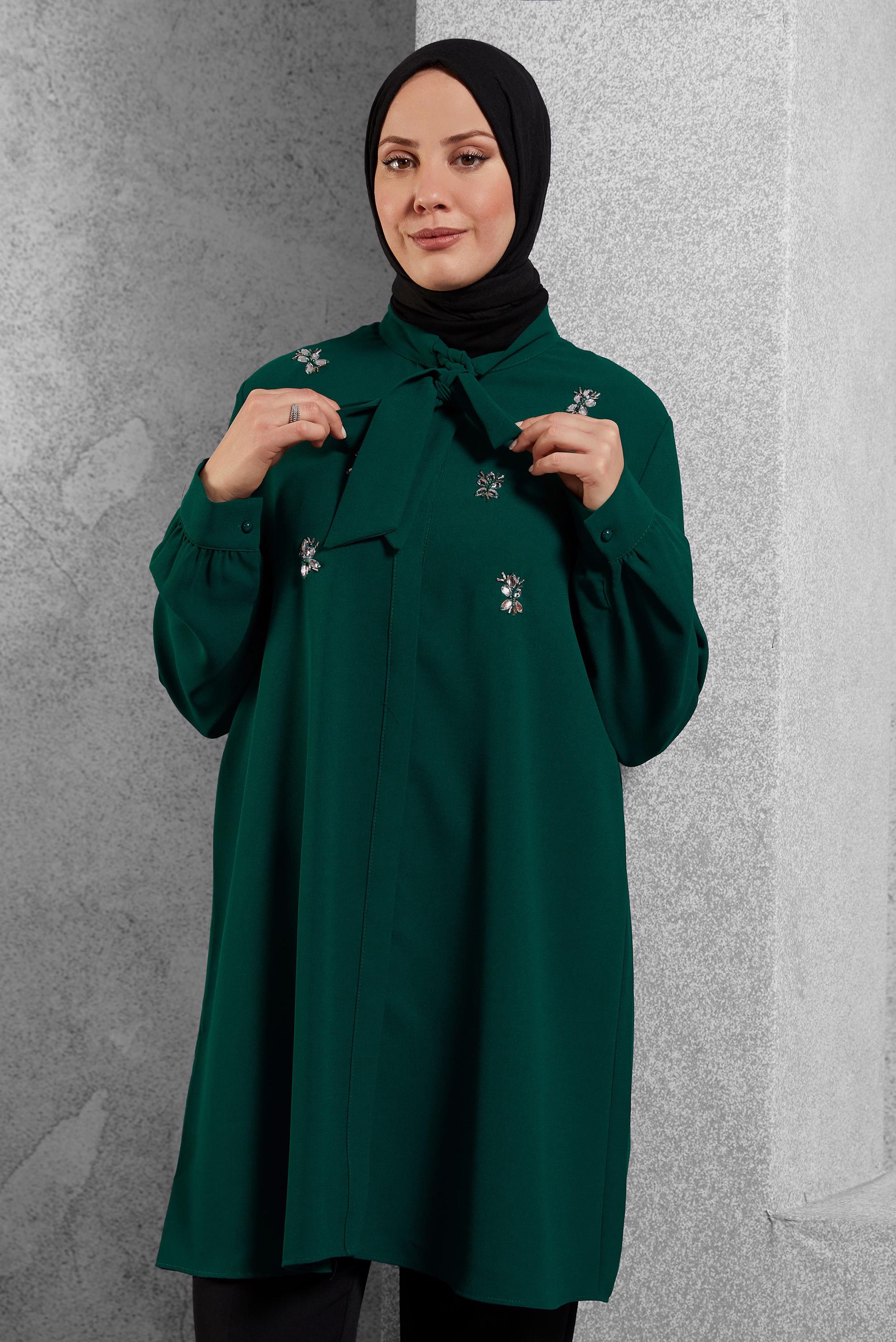 Tesettür giyim YEŞİL TAŞ DETAYLI KREP TUNİK 44145