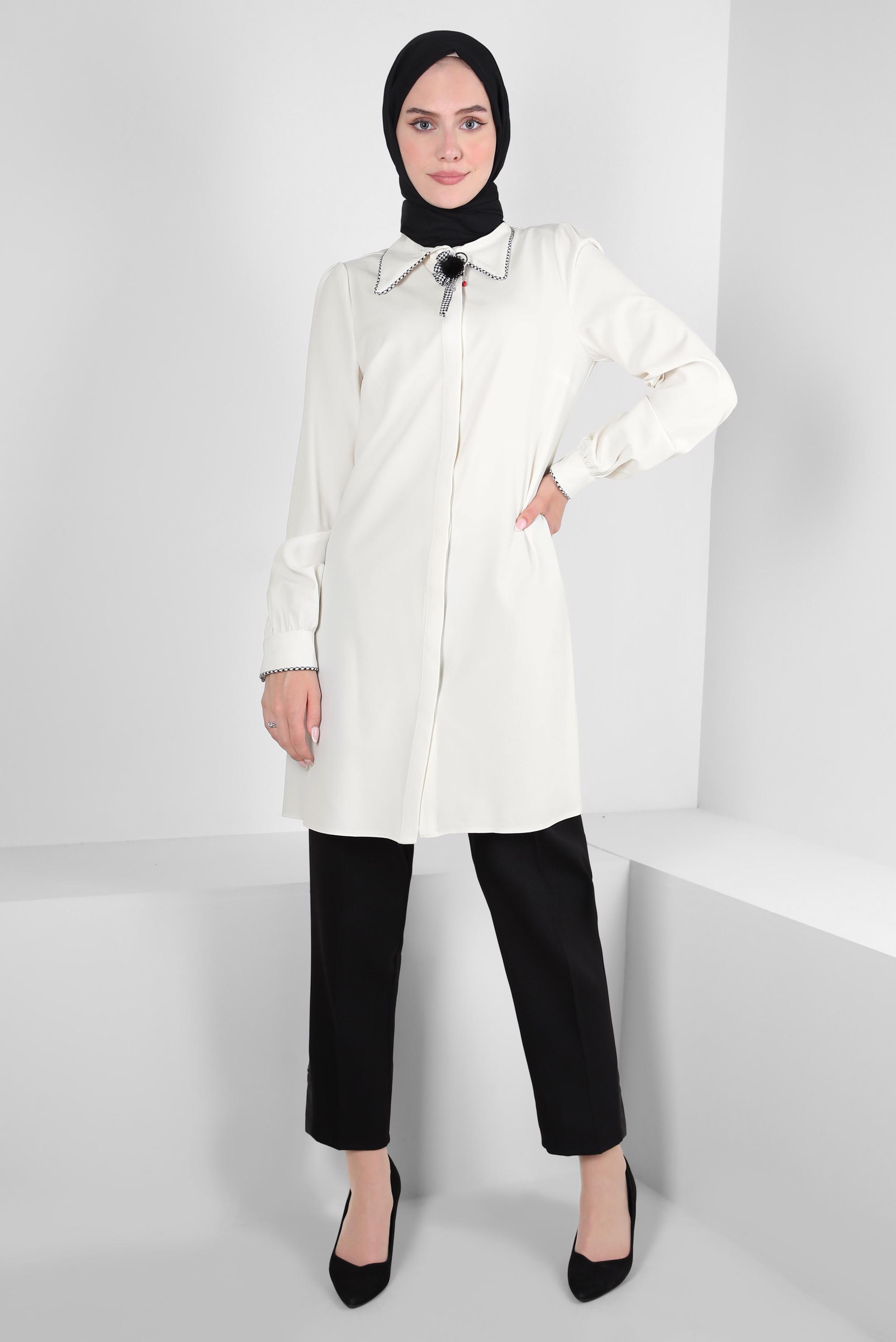 Tesettür giyim BEYAZ AKSESUAR DETAYLI TUNİK 44161