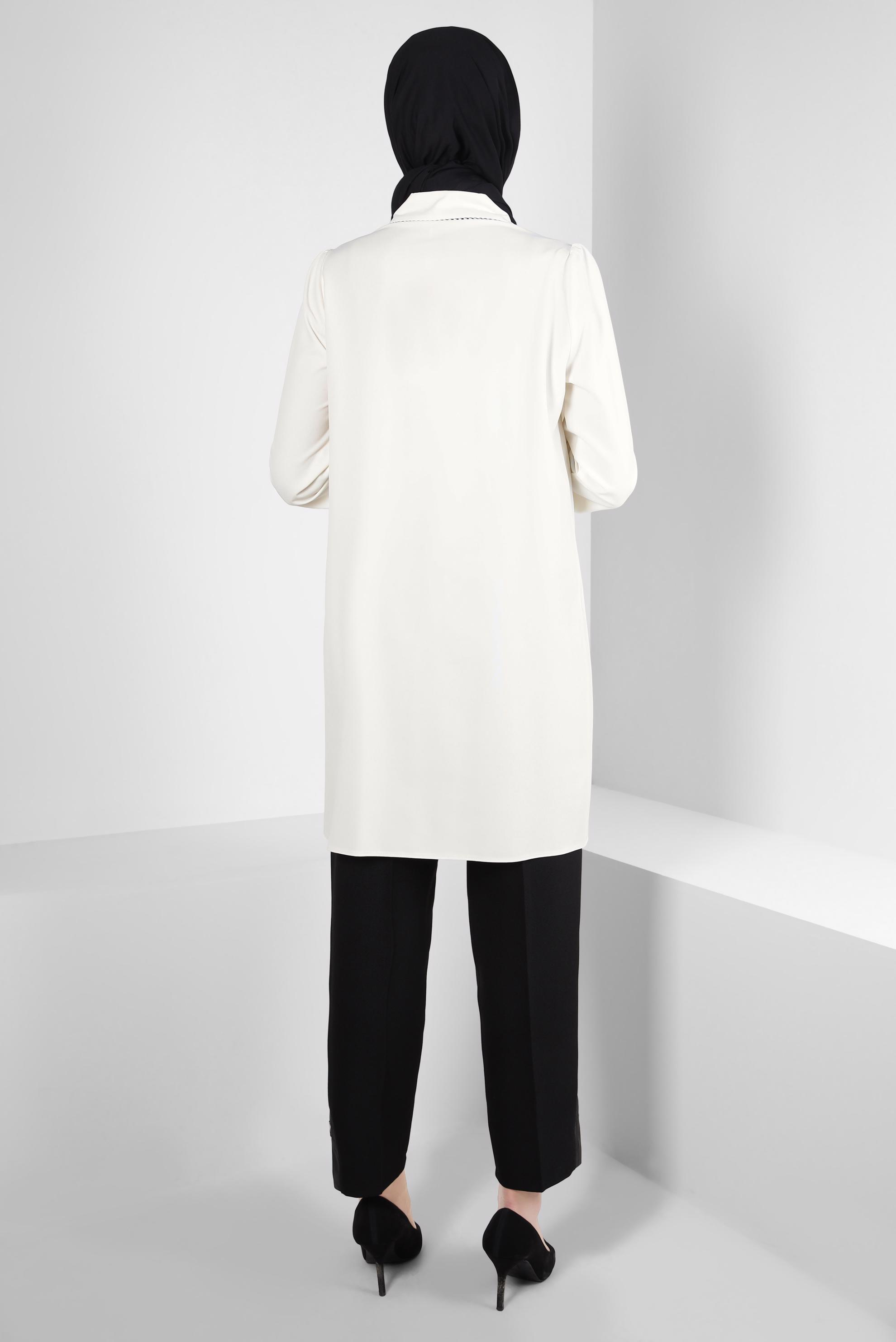 Tesettür giyim BEYAZ AKSESUAR DETAYLI TUNİK 44161