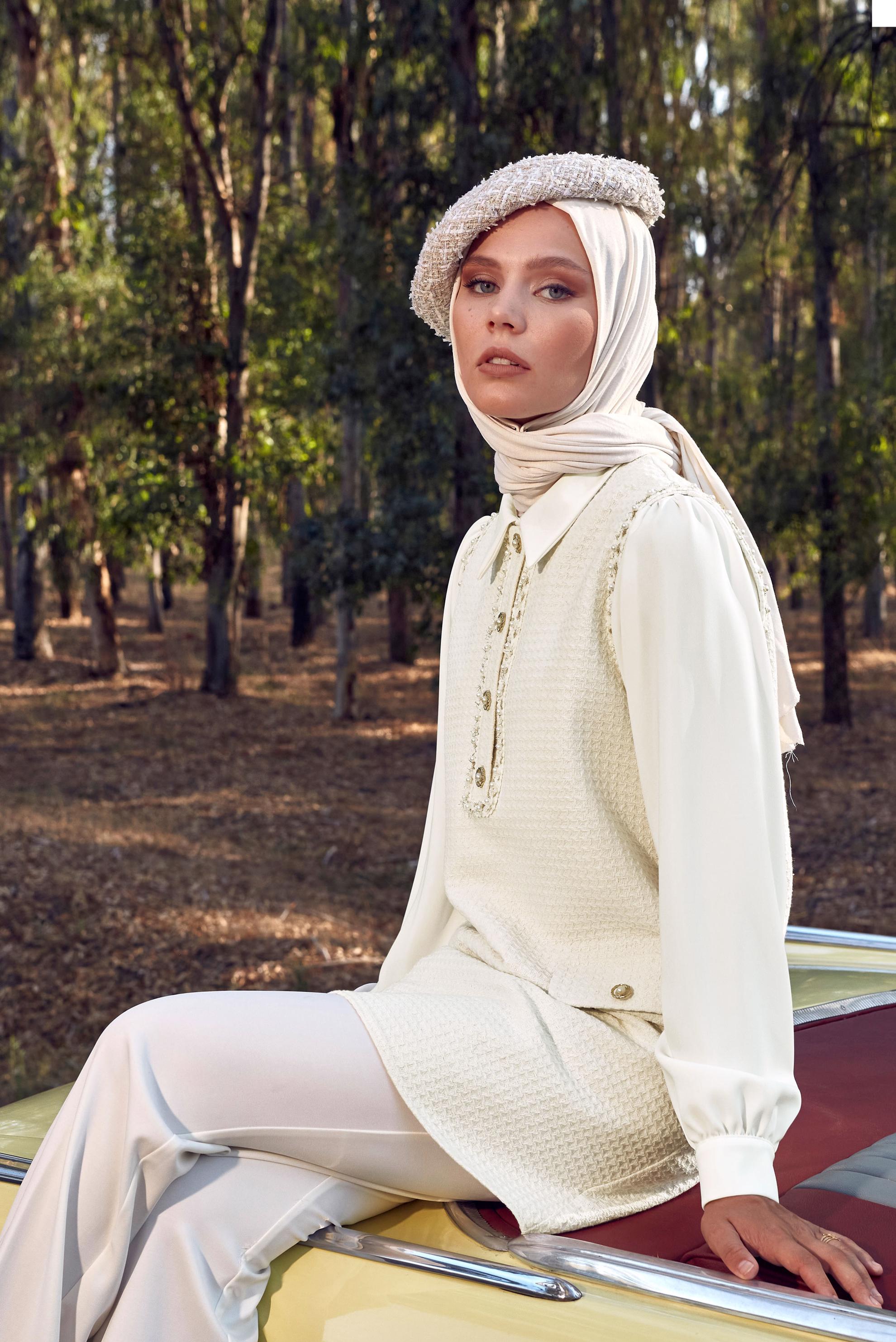 Tesettür giyim BEYAZ GÖMLEK YAKA YELEKLİ TUNİK 44216