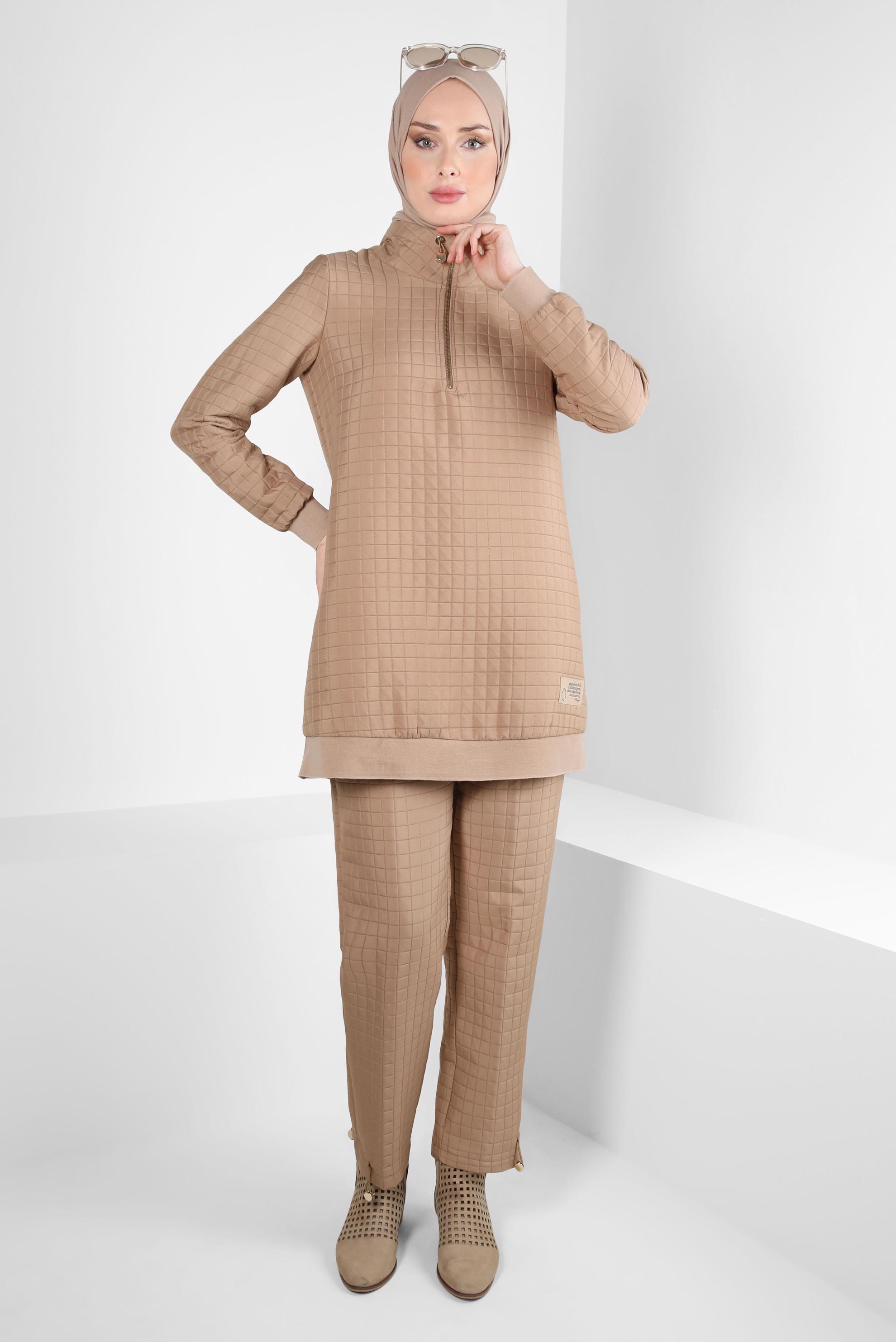 Tesettür giyim BEJ KAPİTONE DESENLİ PANTOLONLU TAKIM 44361