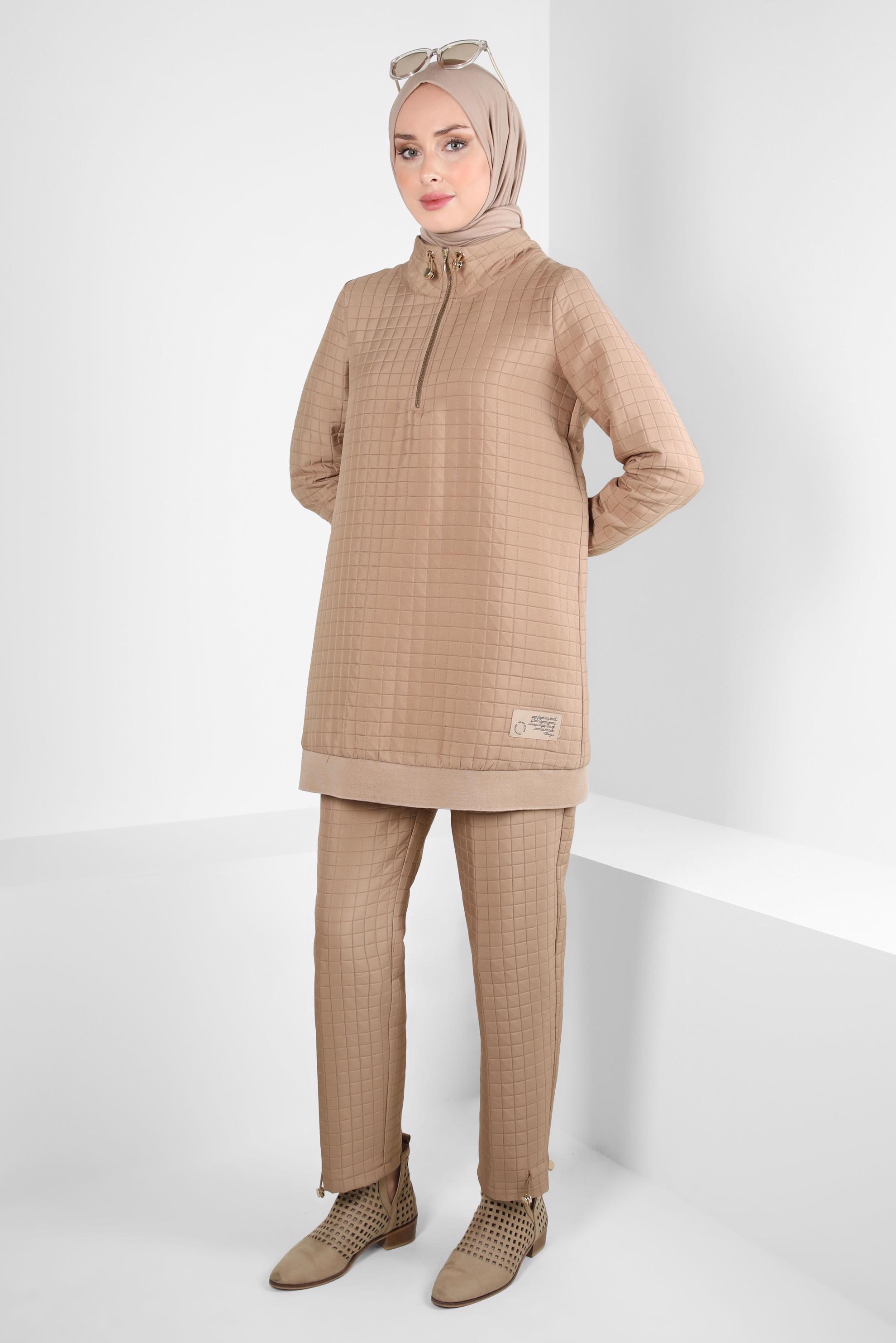 Tesettür giyim BEJ KAPİTONE DESENLİ PANTOLONLU TAKIM 44361