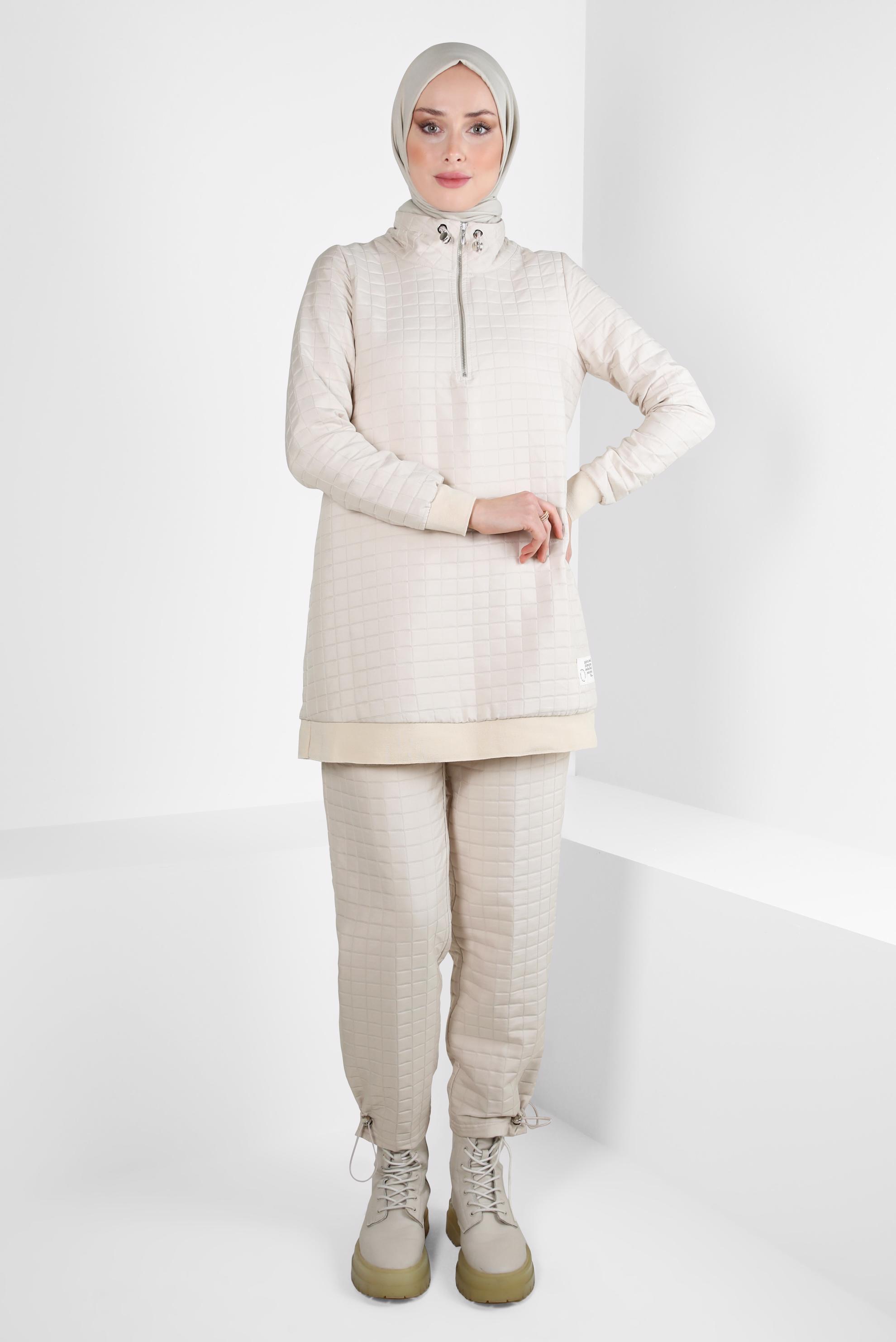 Tesettür giyim BEJ KAPİTONE DESENLİ PANTOLONLU TAKIM 44361