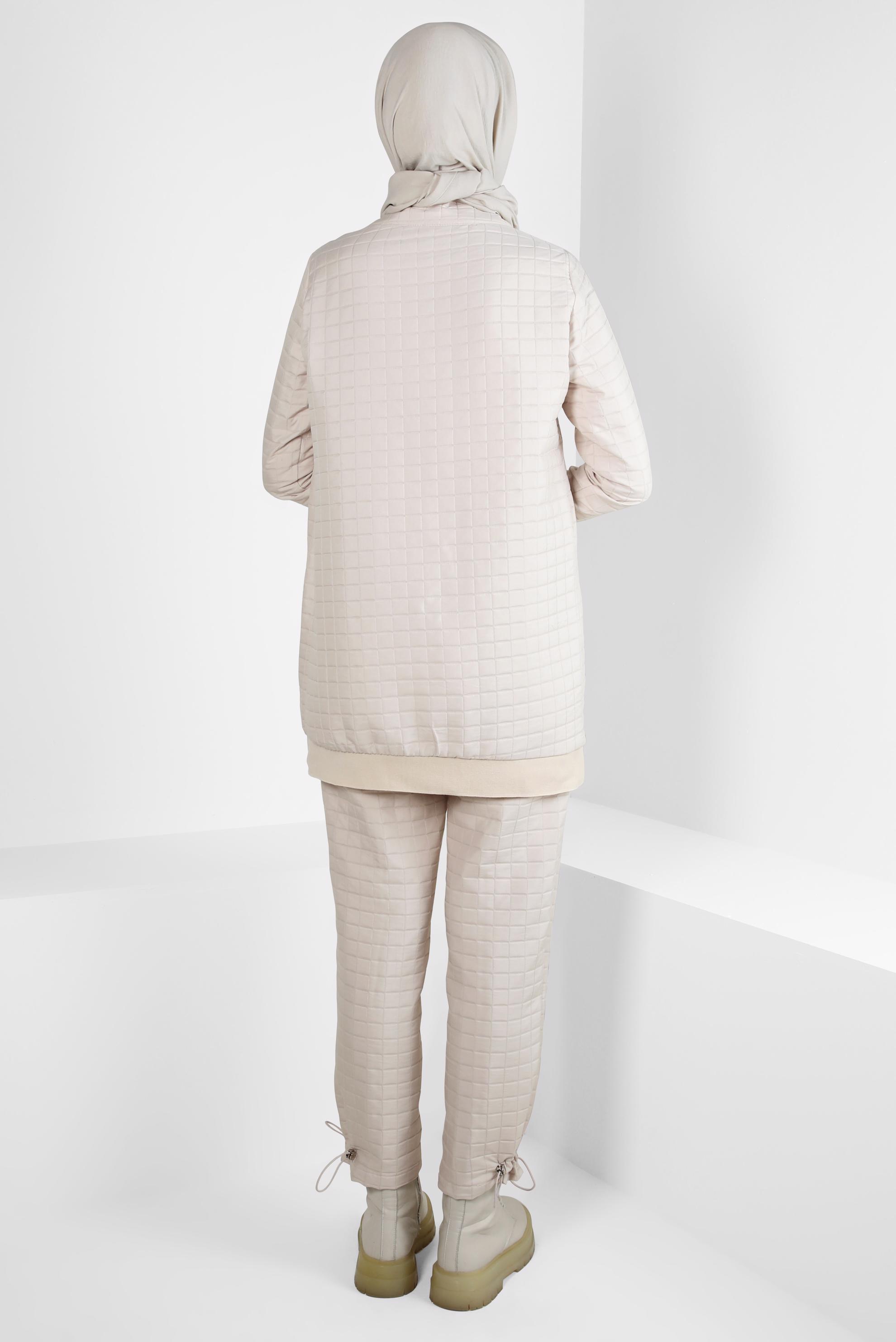 Tesettür giyim BEJ KAPİTONE DESENLİ PANTOLONLU TAKIM 44361